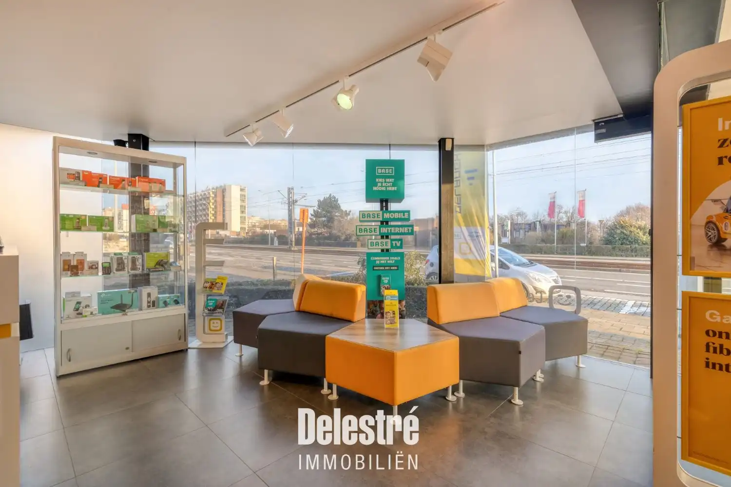 Commerciële topligging (TELENET) met woonst (vakantieapp.) op de Albert I Laan – Residentie Mirhras foto 10