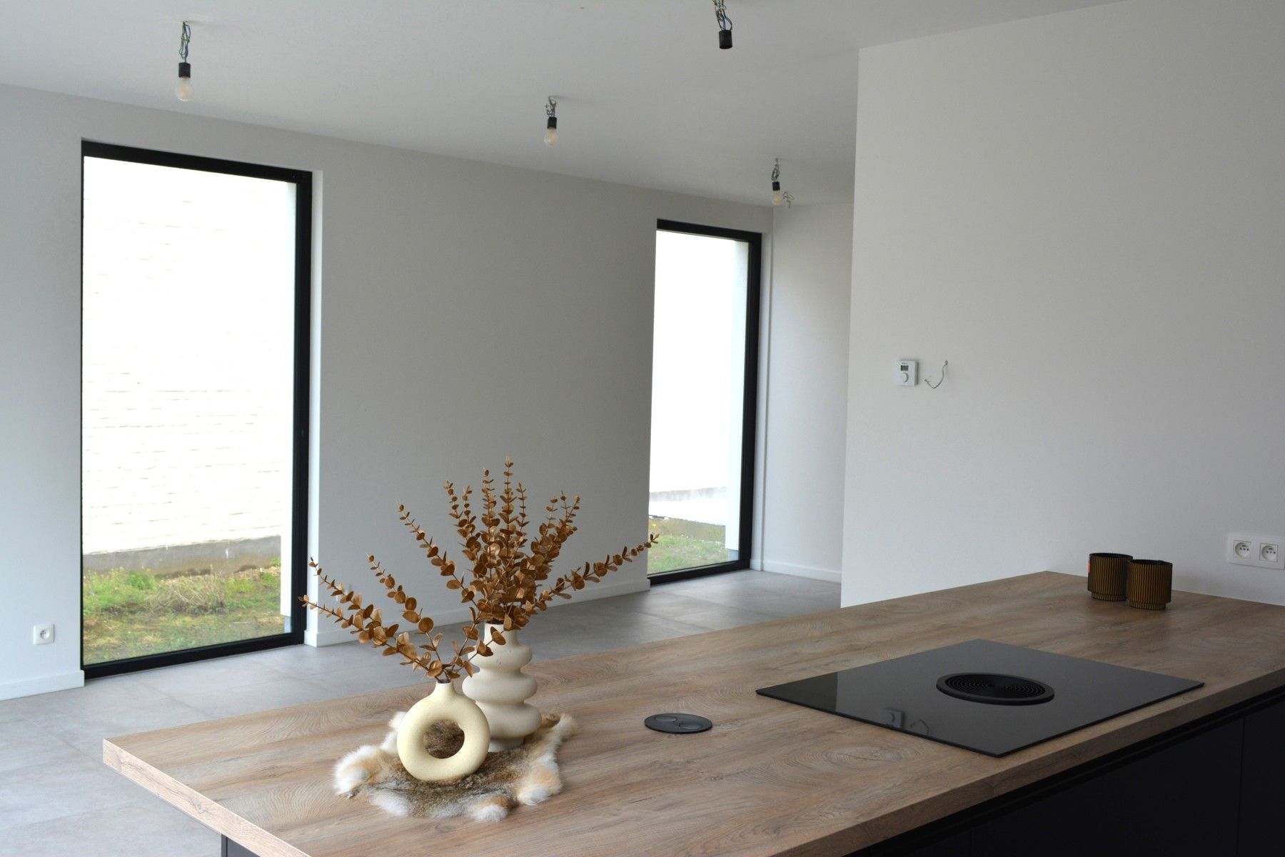 Knappe nieuwbouwwoning met bijgebouw op centrale locatie foto 4