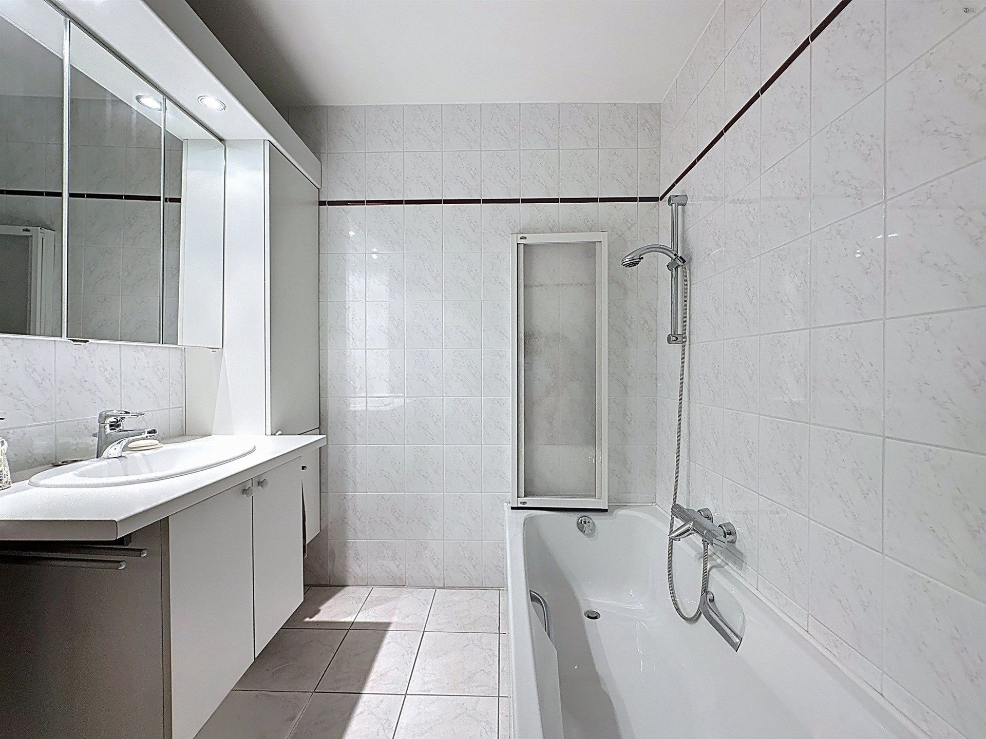 lichtrijk 3 slpk appartement met een fantastisch uitzicht foto 14