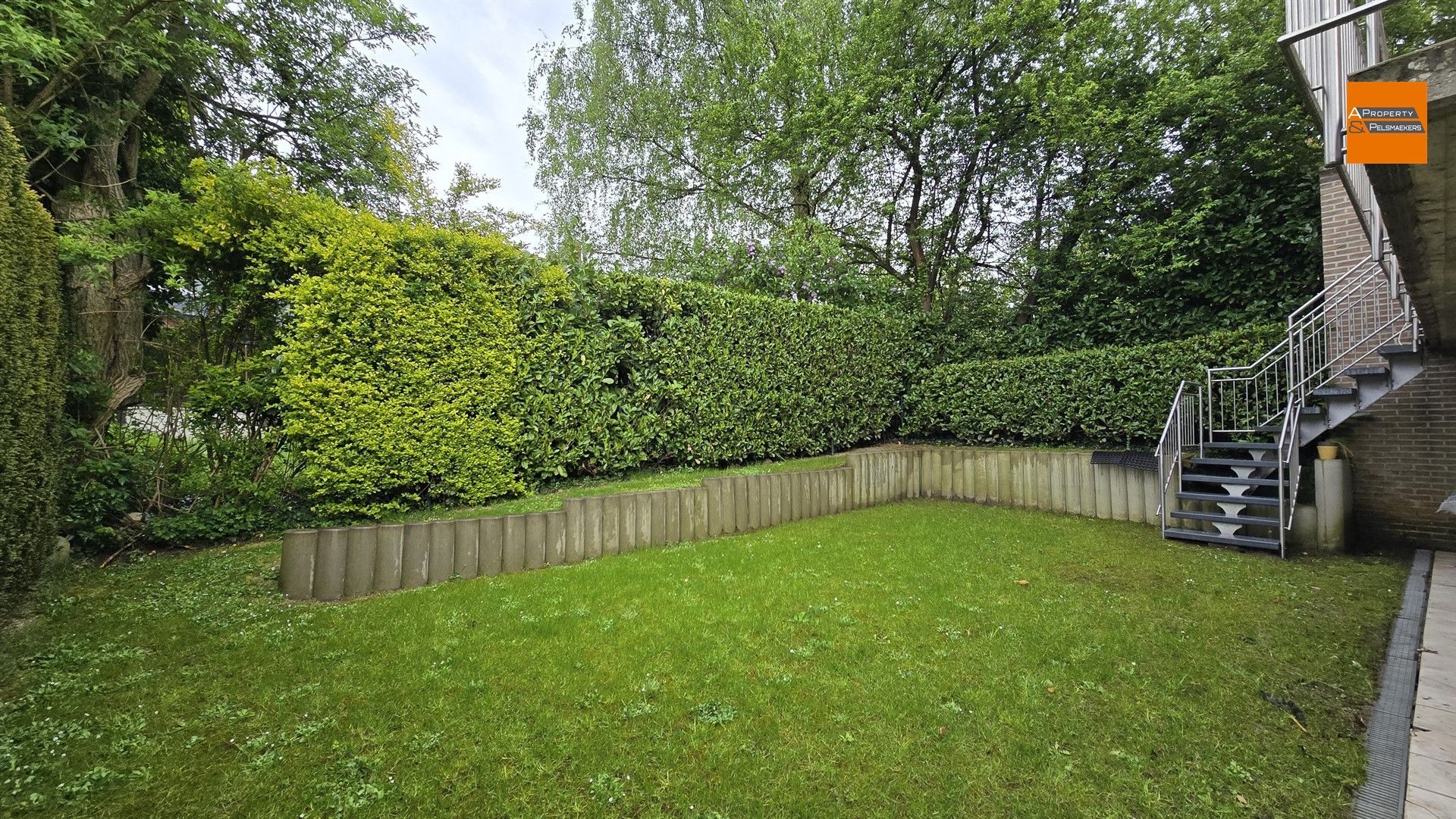 Ruime en instapklare bel-étagewoning met 7 slaapkamers en tuin op toplocatie in Kraainem foto 10
