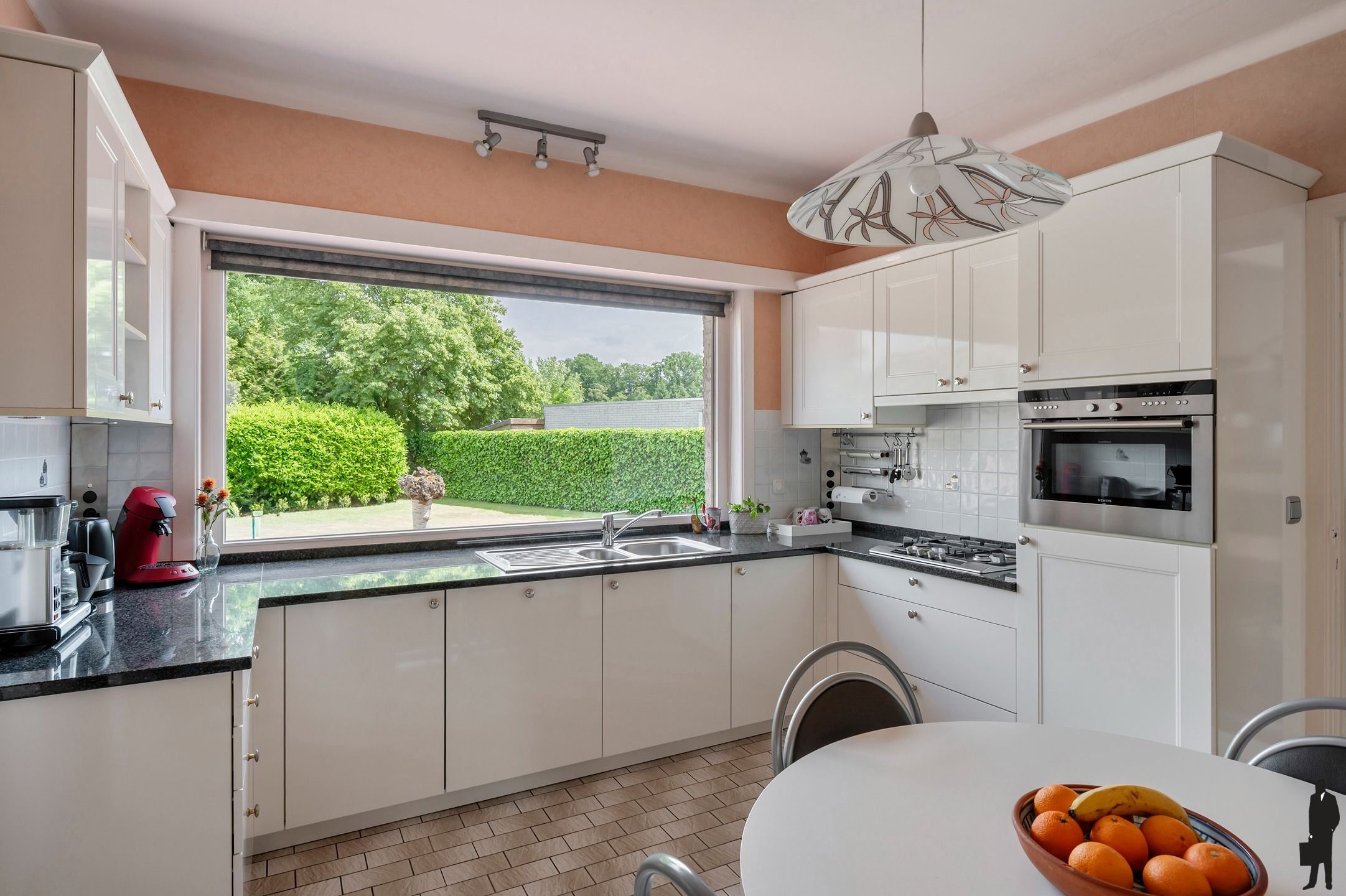 Ruime woning met tuin en bijgebouw foto 15