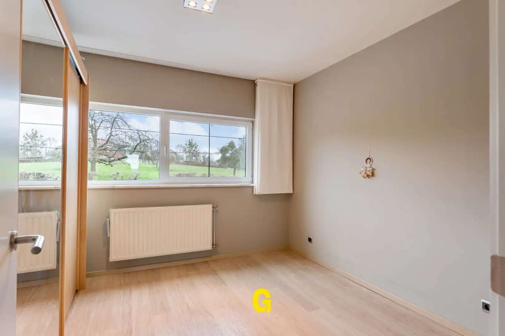 Knappe halfopen woning met zuidwest gerichte tuin met zwembad, rustig gelegen te Kleine Spouwen foto 20