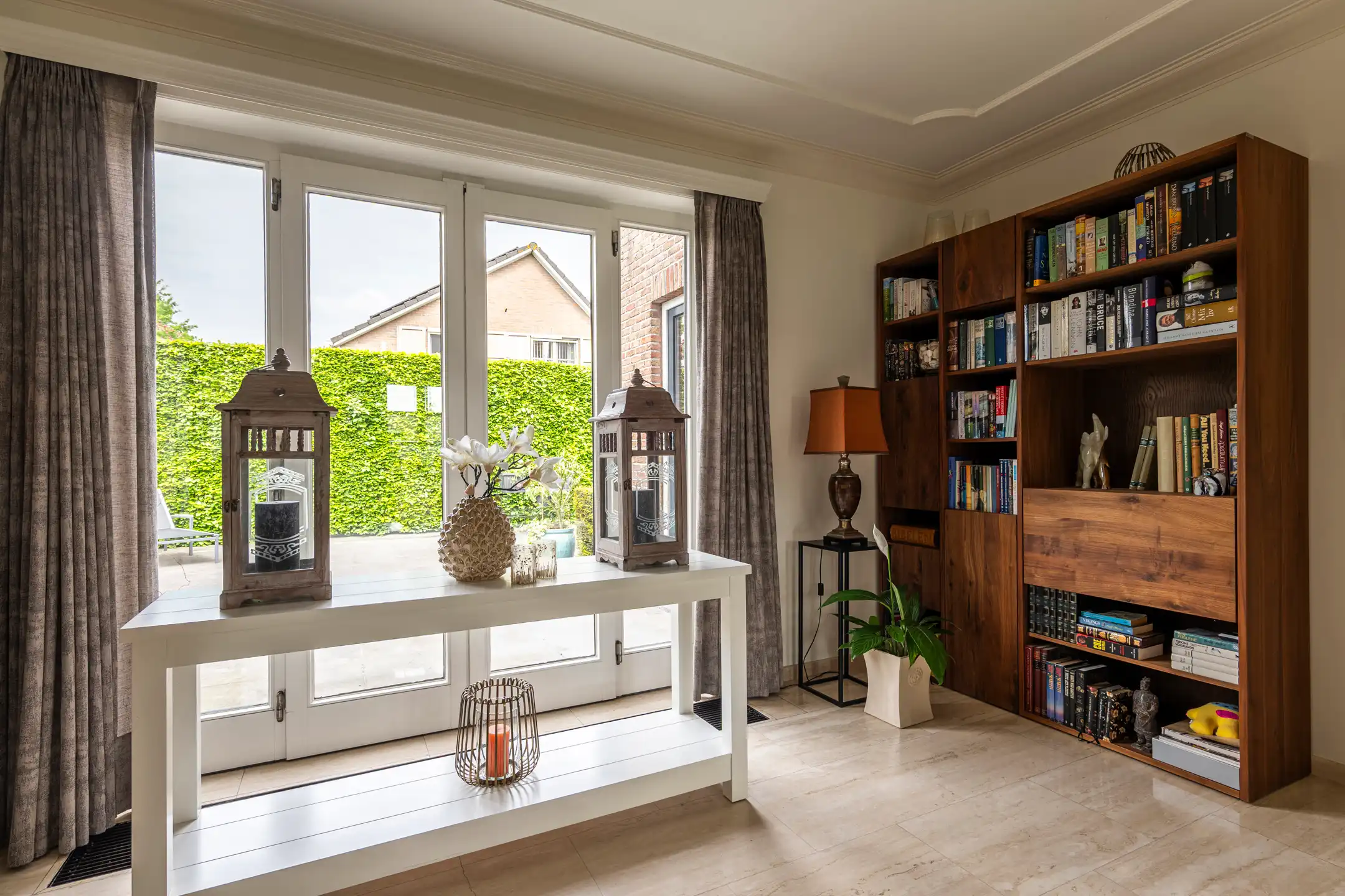 Rustig gelegen vrijstaande woning op 960 m² grond. foto 5