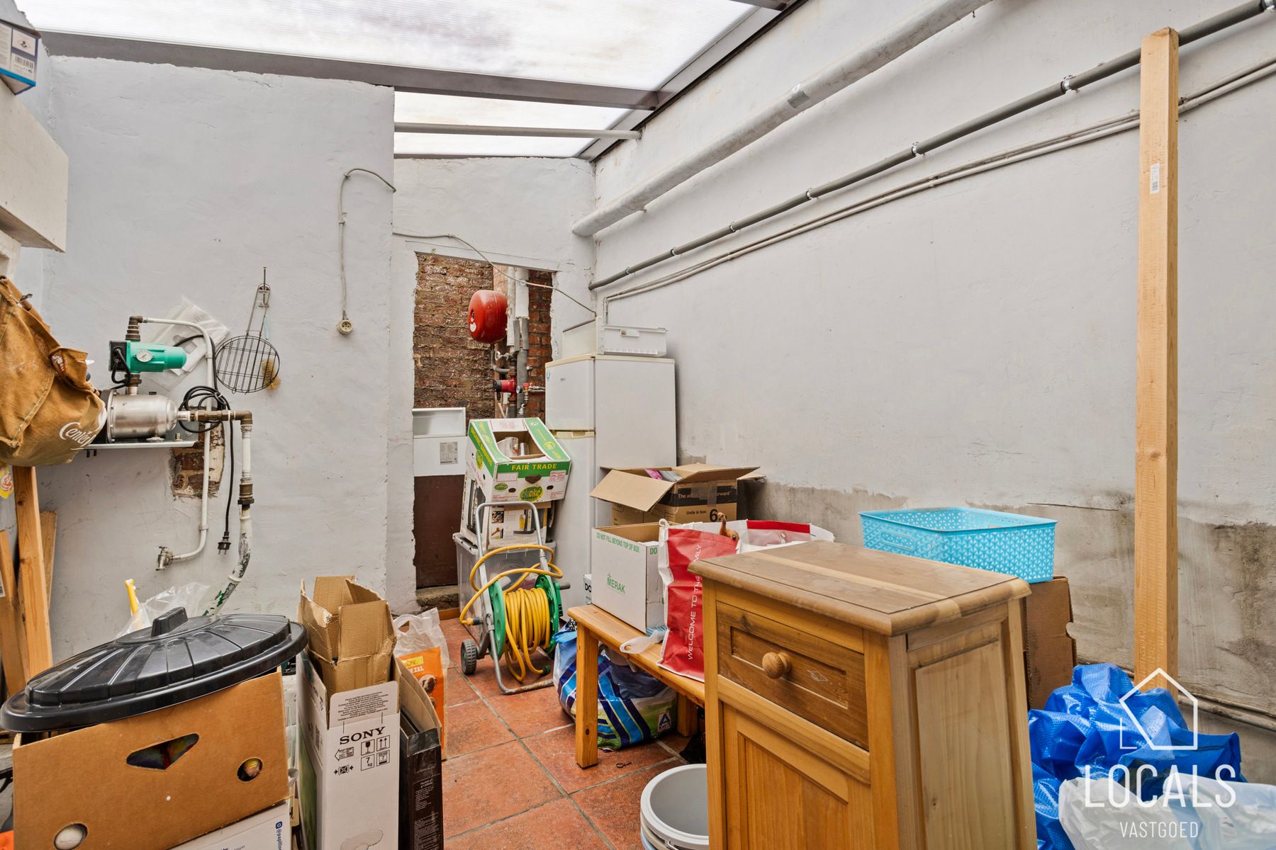 Woning met ruime tuin, 2 garages en 3 slaapkamers  foto 17