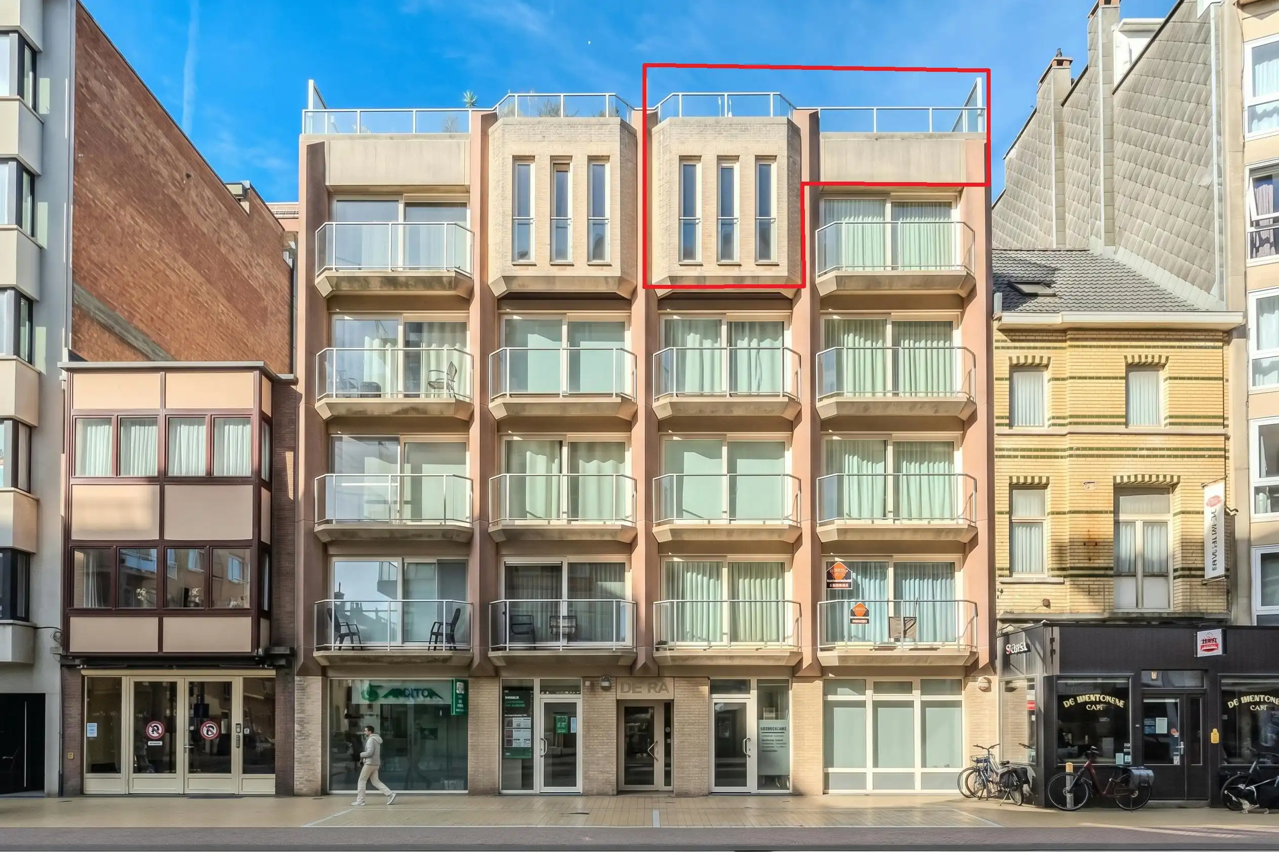 Lichtrijk duplexappartement met ruime terrassen! foto 3