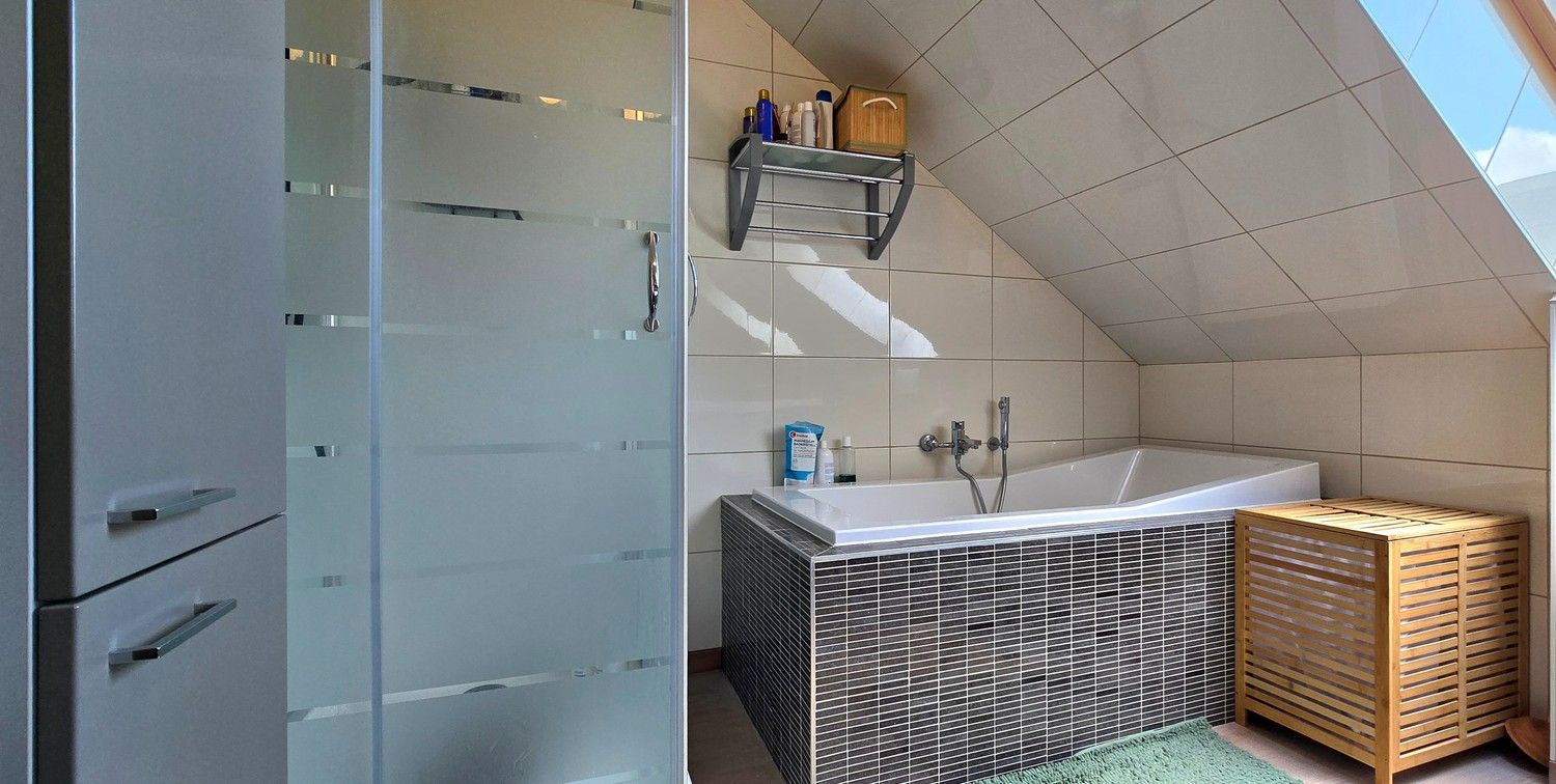 TE KOOP: Instapklaar appartement met 3 slaapkamers, dubbele garage en 2 terrassen foto 11