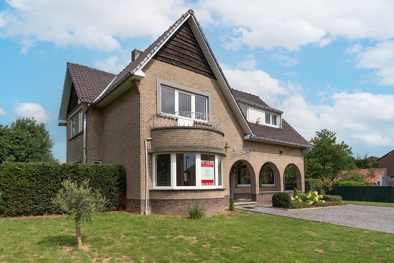 Lichte, modern ingerichte villa foto 3