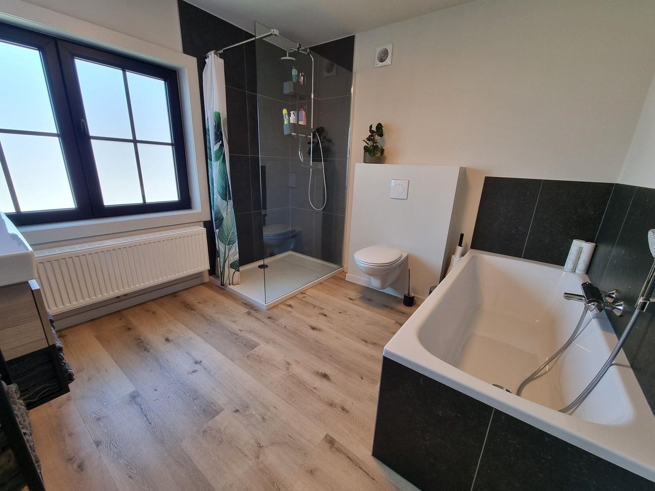 Totaal vernieuwde woning, 3 ruime slaapkamers op een mooi perceel van 8a71ca foto 12
