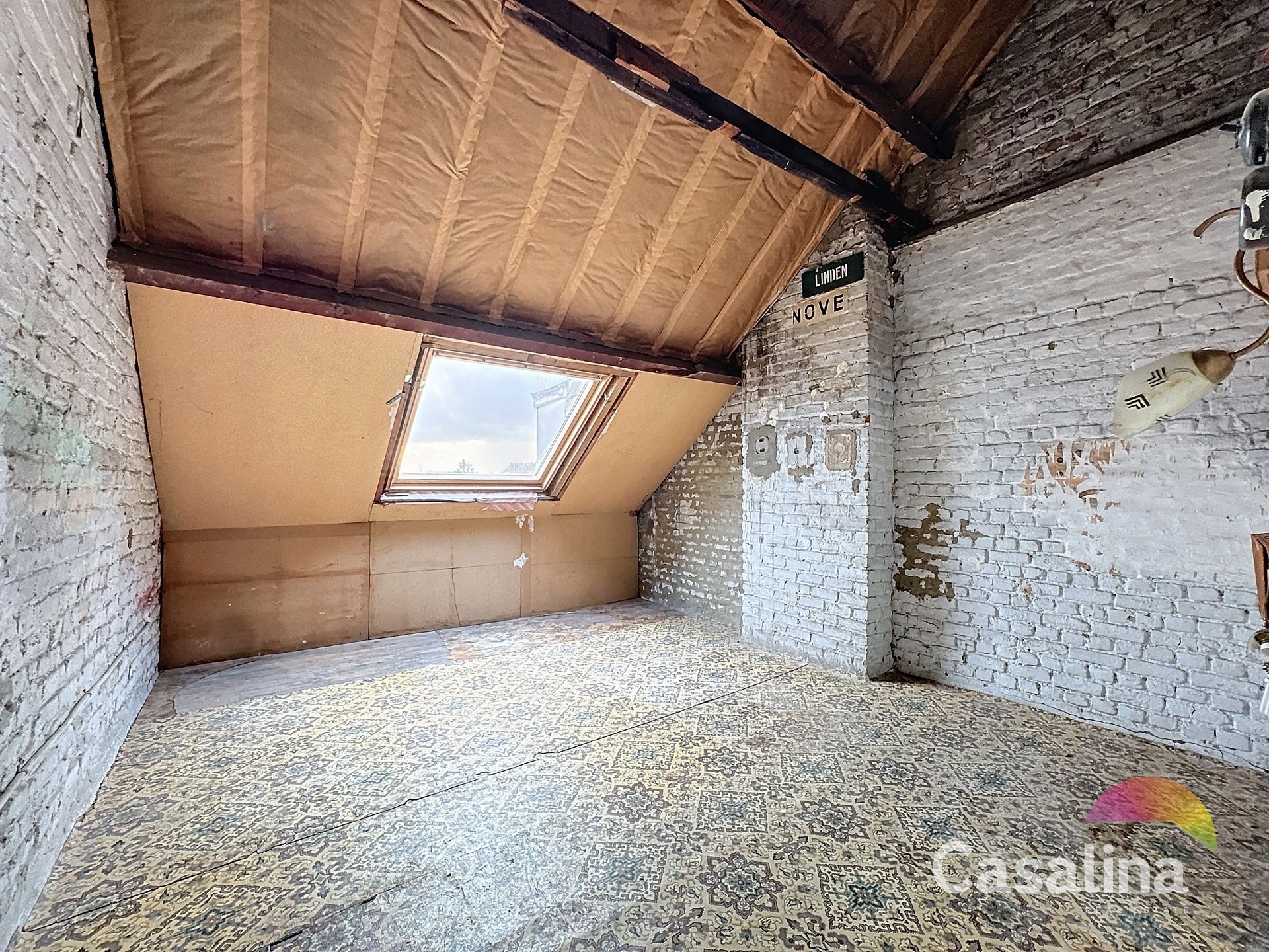 ONDER OPTIE - Huis te renoveren met een tuin van 250m² foto 17