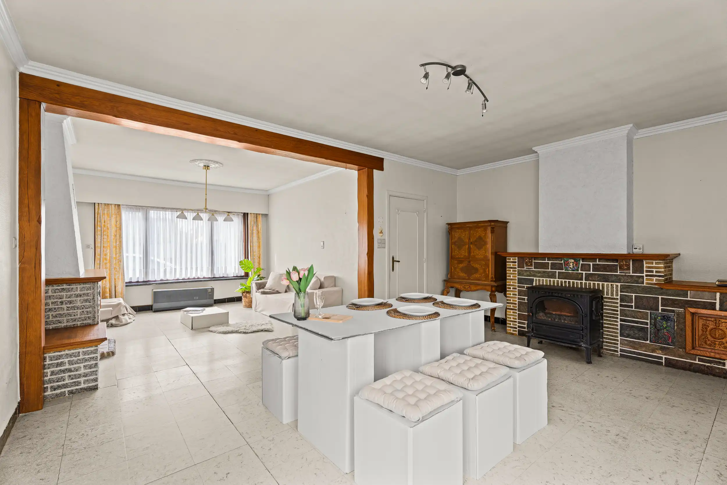 Gezinswoning met 3 slaapkamers en potentieel! foto 3