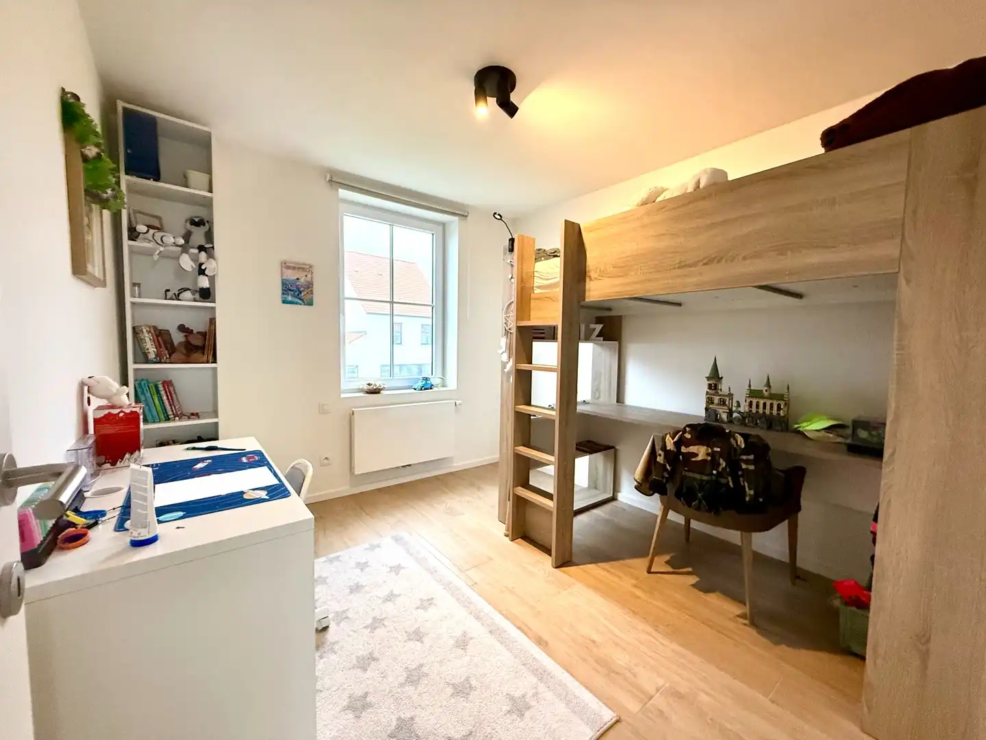 Zeer recente, instapklare woning met 3 slaapkamers en tuin foto 14