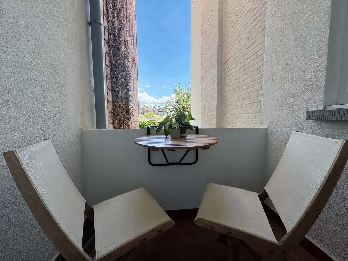 Gerenoveerd 2-slaapkamerappartement met terras en ochtendzon in Borgerhout foto 12