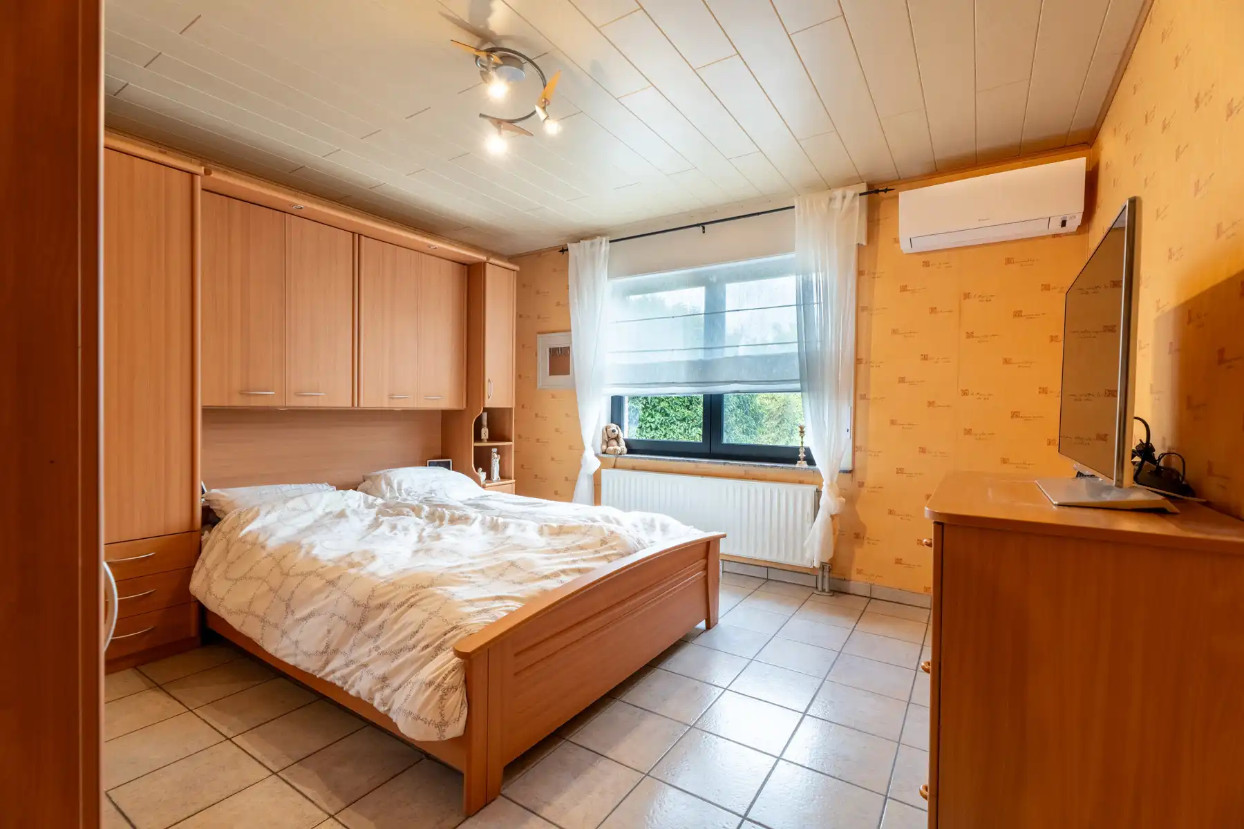 Ruime gezinswoning met 5 slaapkamers. foto 13