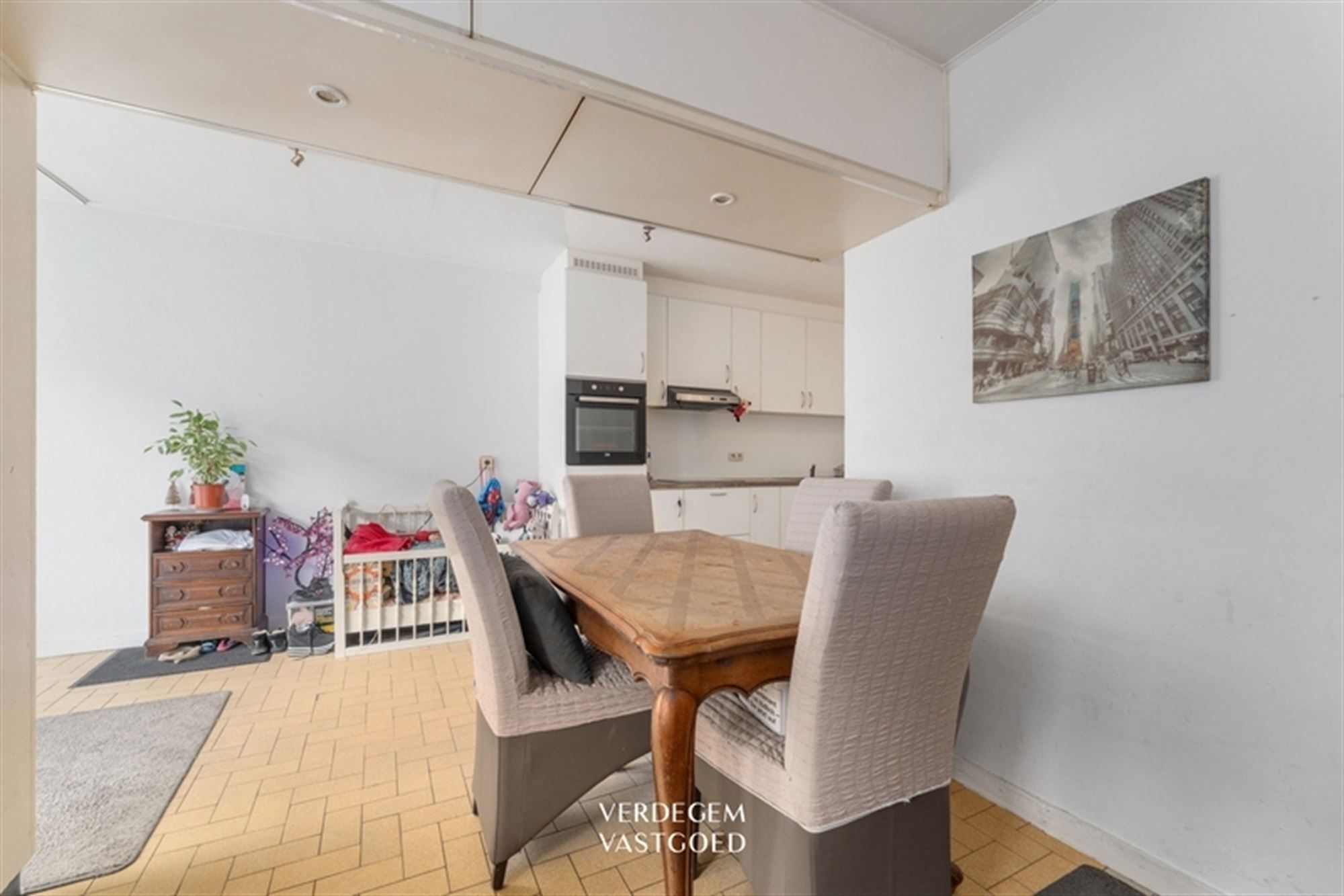 Ruime lichtrijke studio met open keuken en ondergrondse berging foto 5