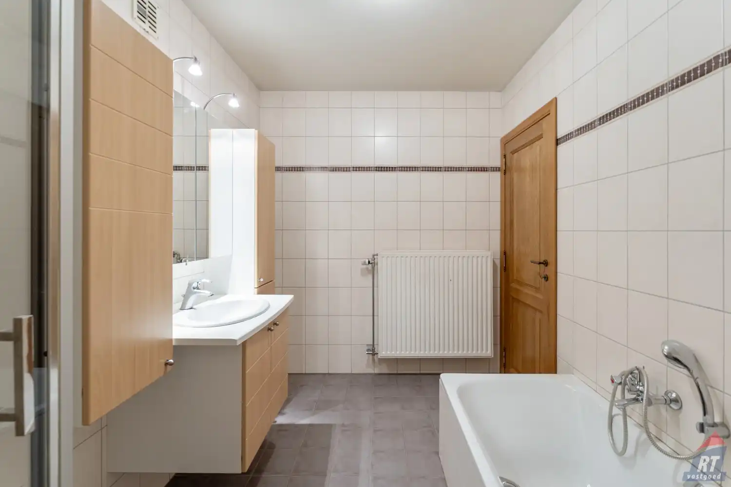 Gelijkvloers appartement met 2 slaapkamers, ruim terras en garage in Tongeren-Borgloon foto 10