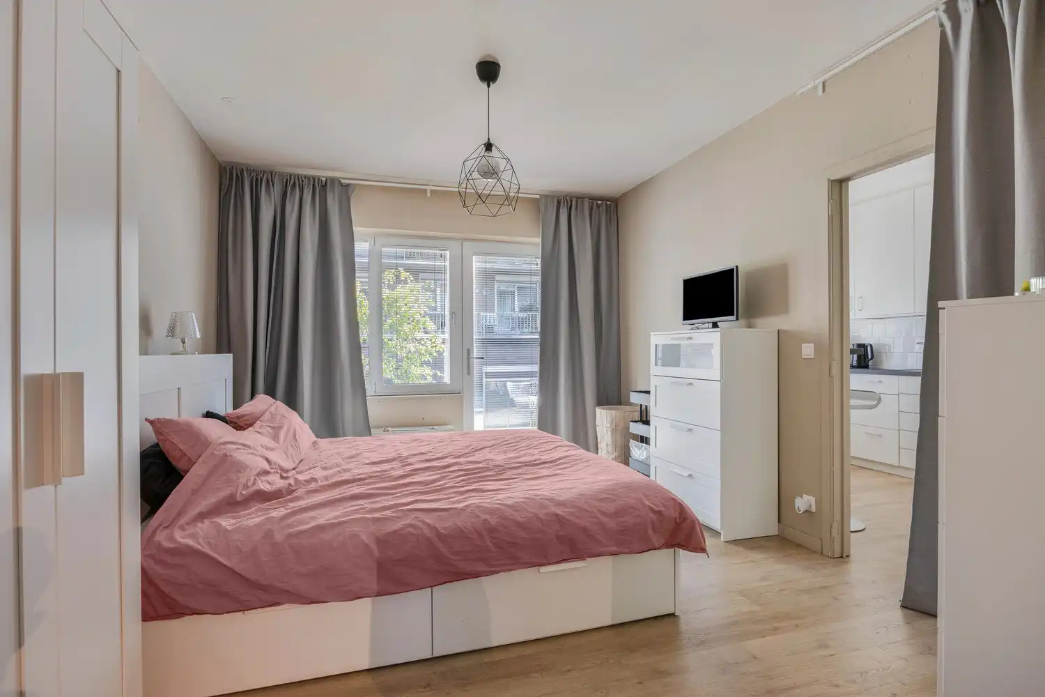 +/- 80m² kantoor foto 11