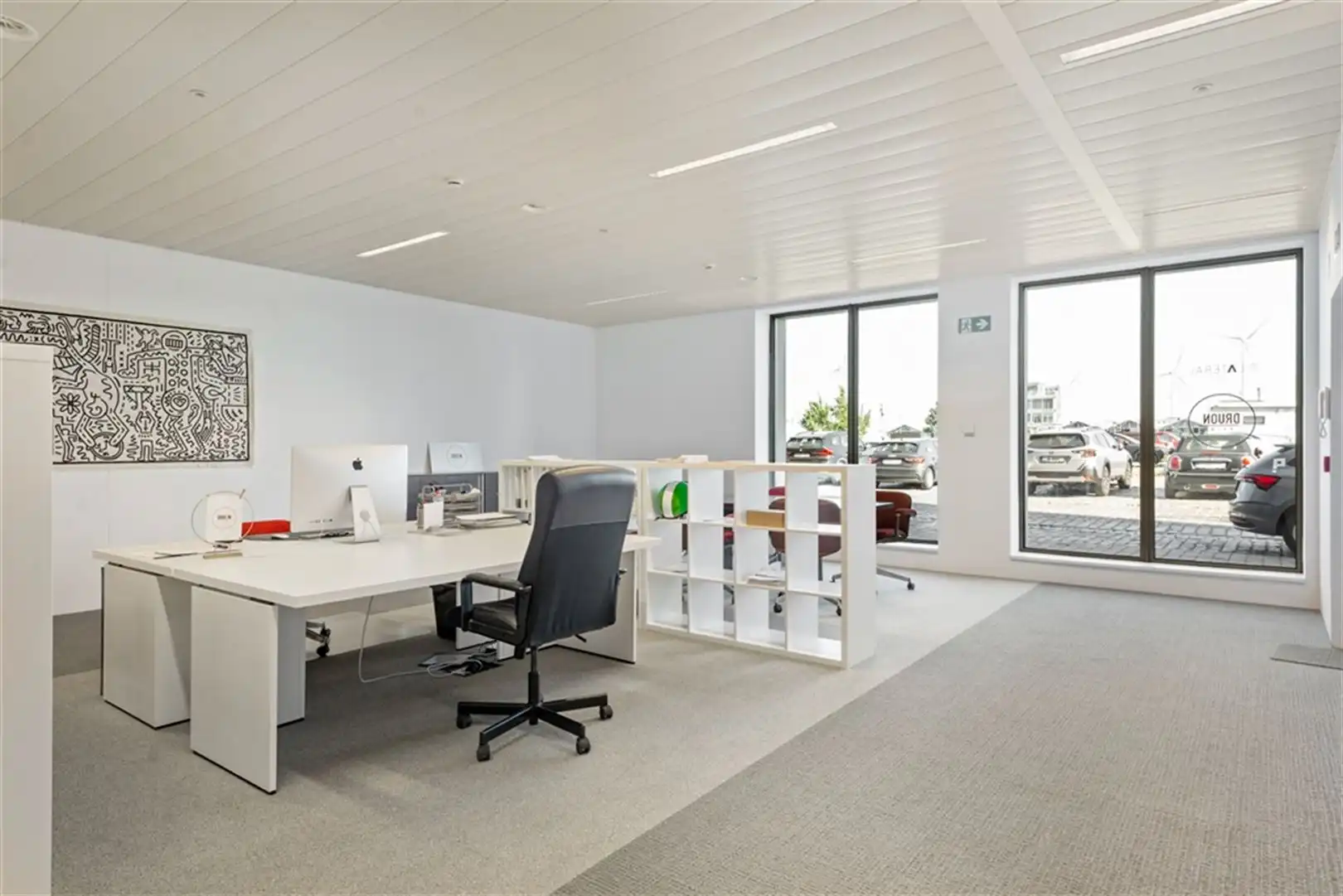 Gelijkvloerse kantoorruimte te koop in de India Natie foto 11