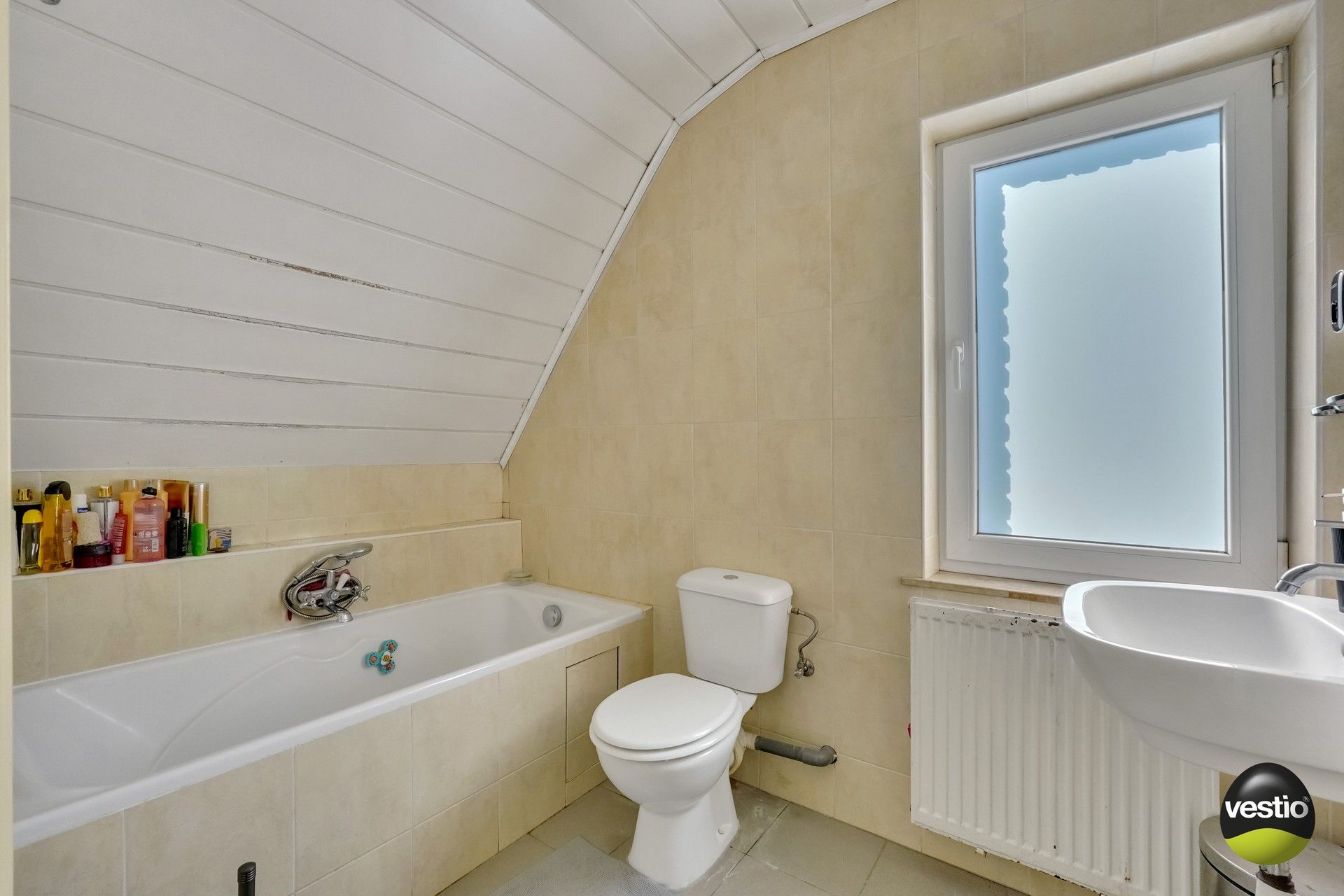 RUSTIG GELEGEN WONING OP 8,63 ARE foto 19