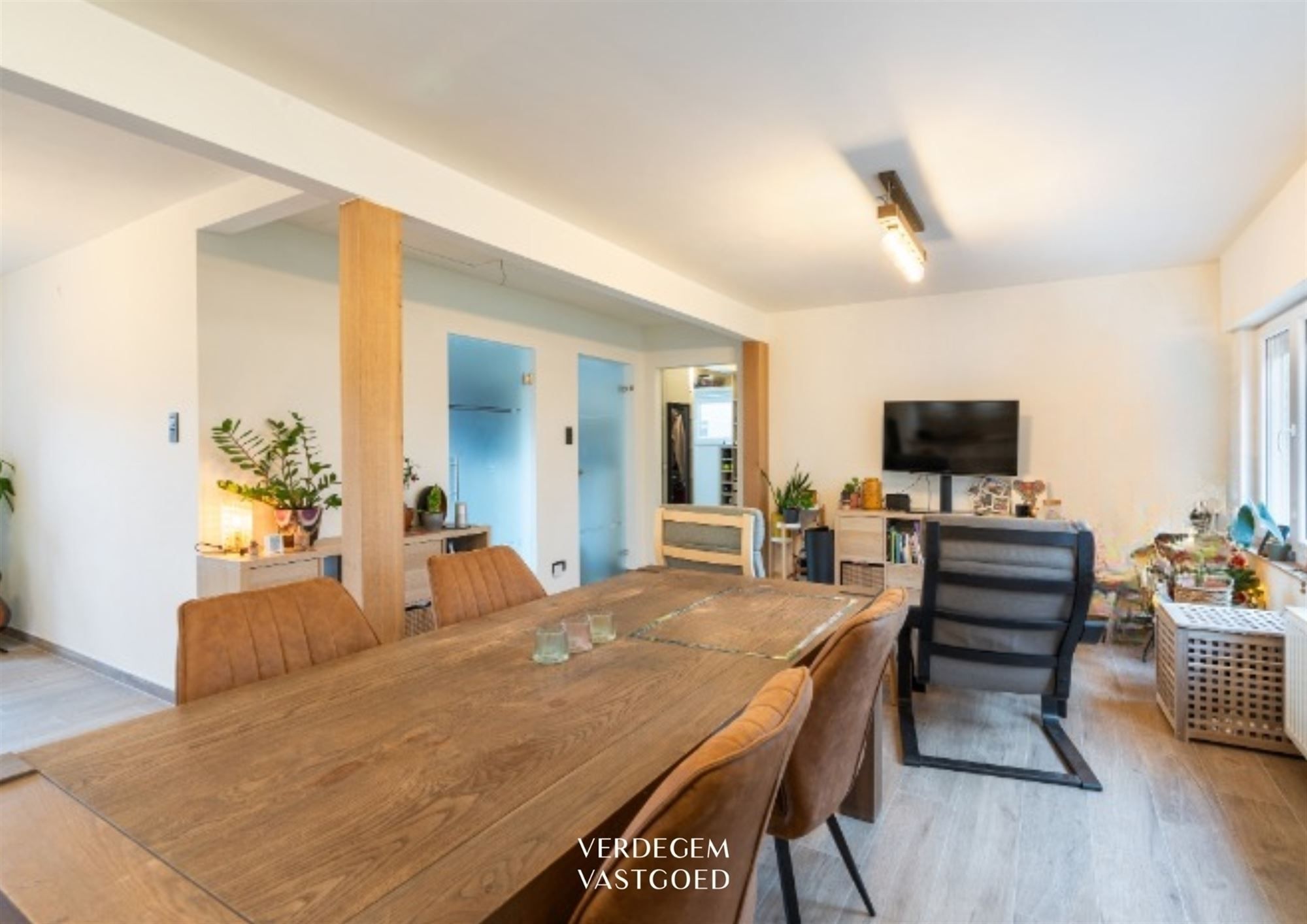 Wonen en werken op een unieke locatie: handelsgelijkvloers met appartement en tuin foto 17