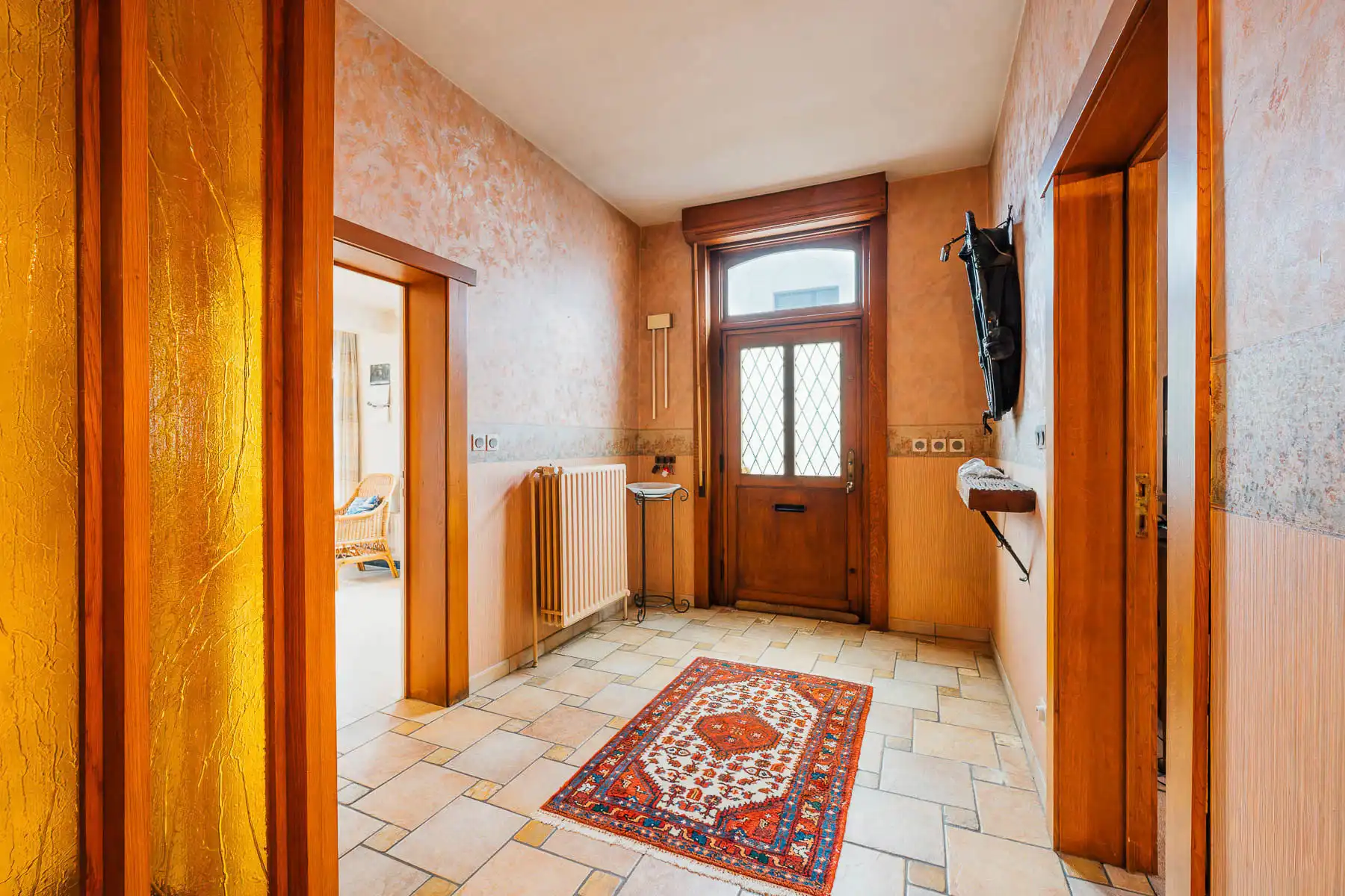 Prachtige authentieke en ruime villa met enorm potentieel foto 8