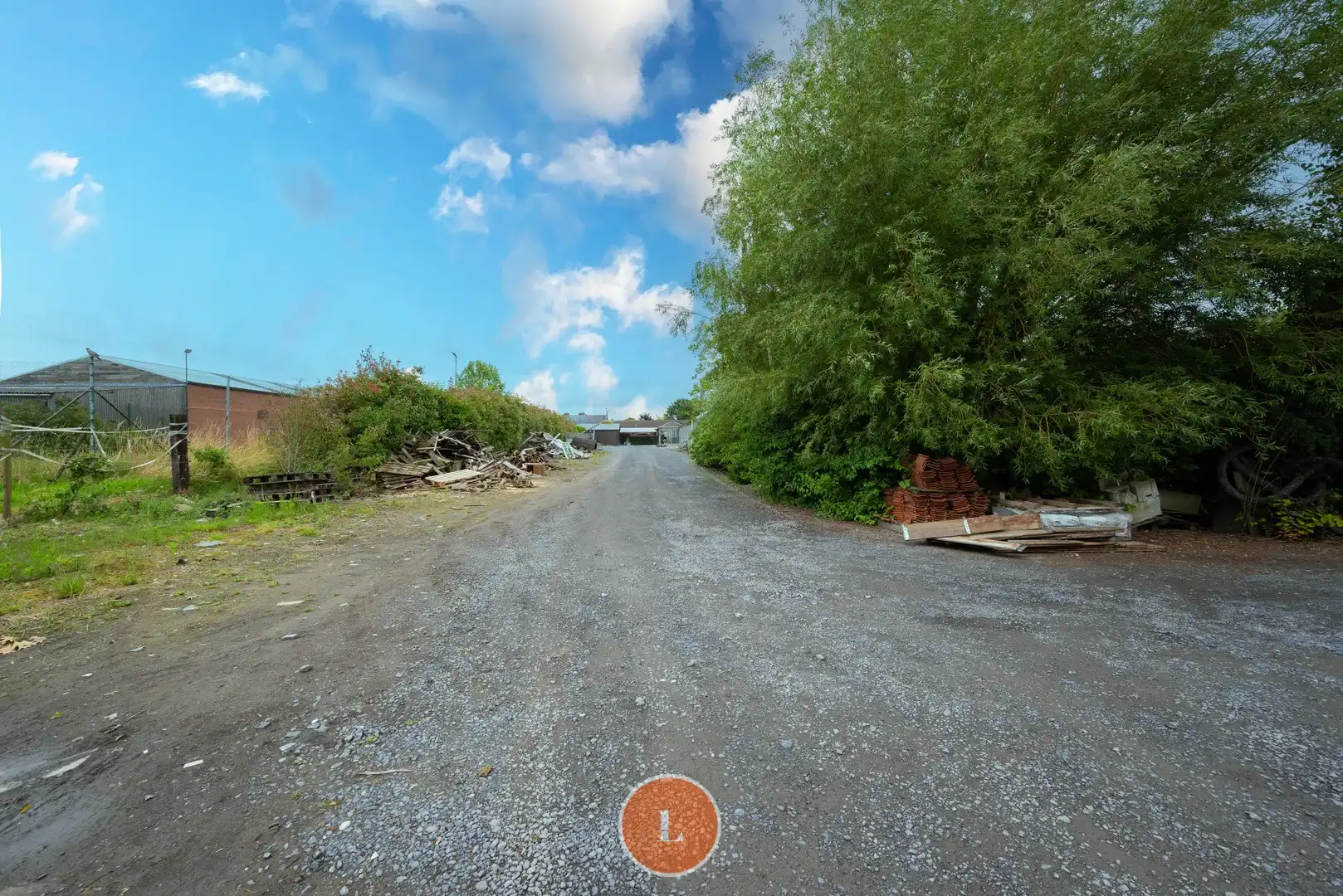 Loods van  360m² op 5513m² grond in industriegebied foto 5