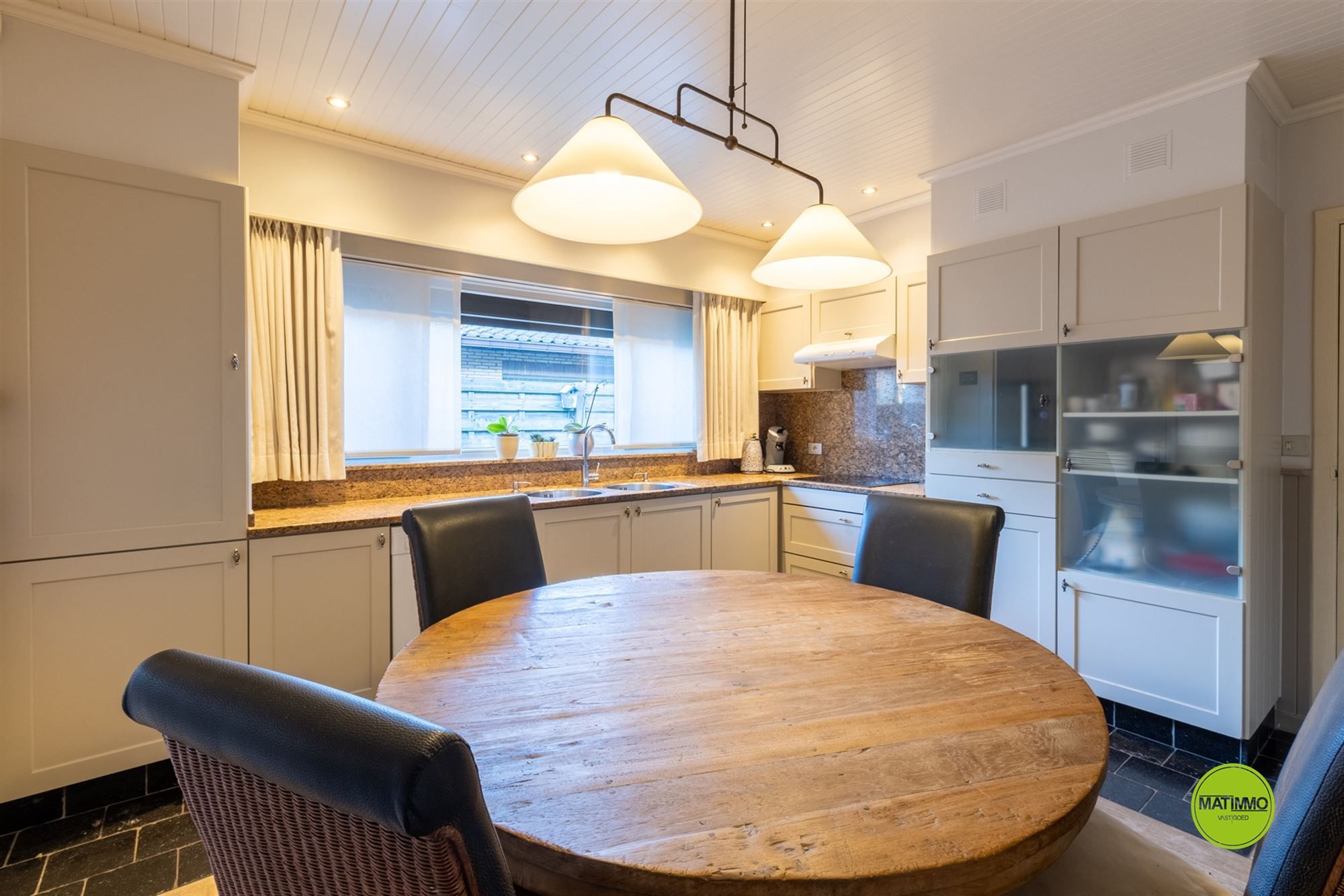 Ruime woning op een perceel van 1340m2 te Mol-Heidehuizen  foto 8