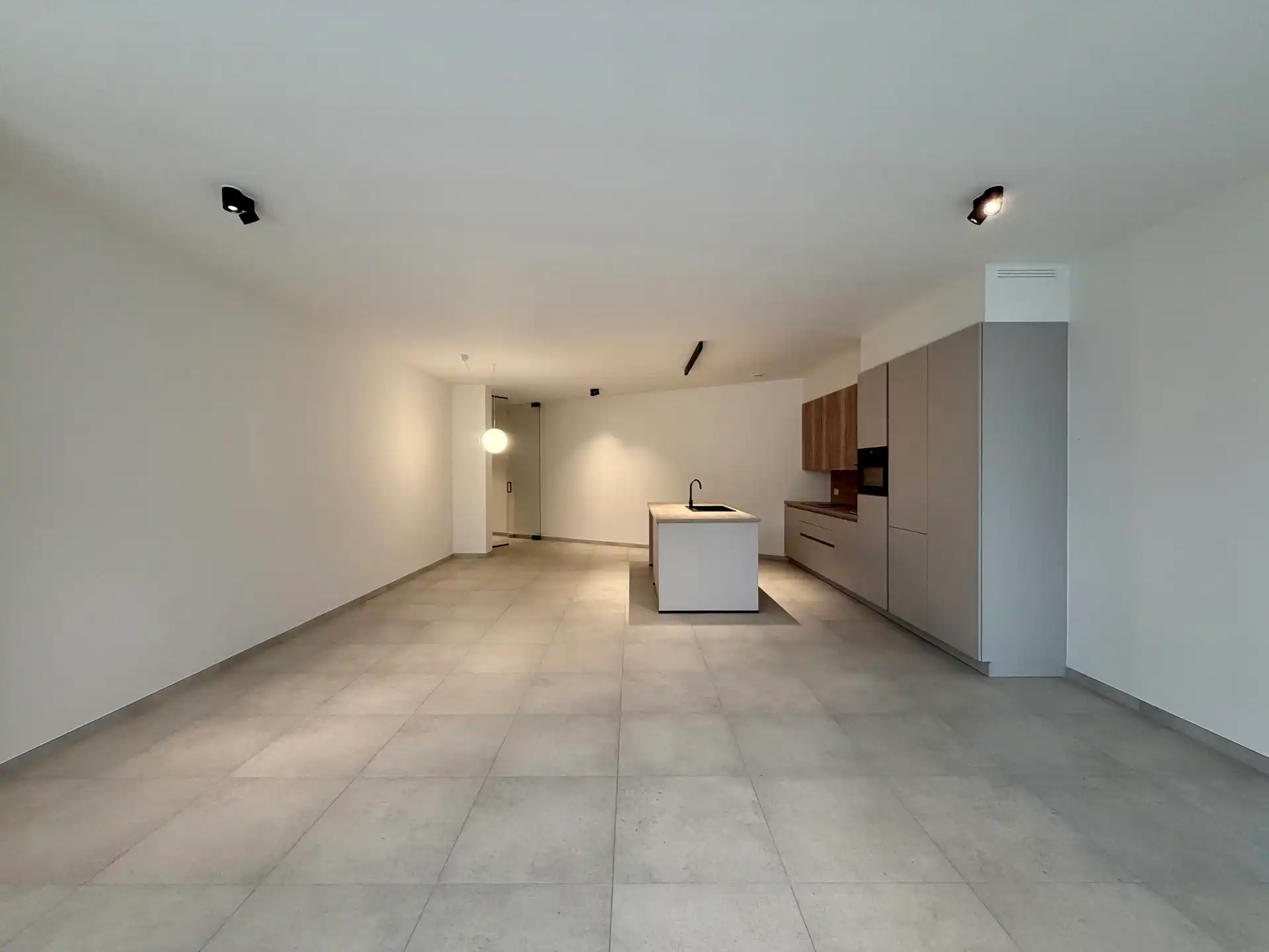 Gelijkvloers BEN-appartement met 3 slaapkamers en parking foto 11