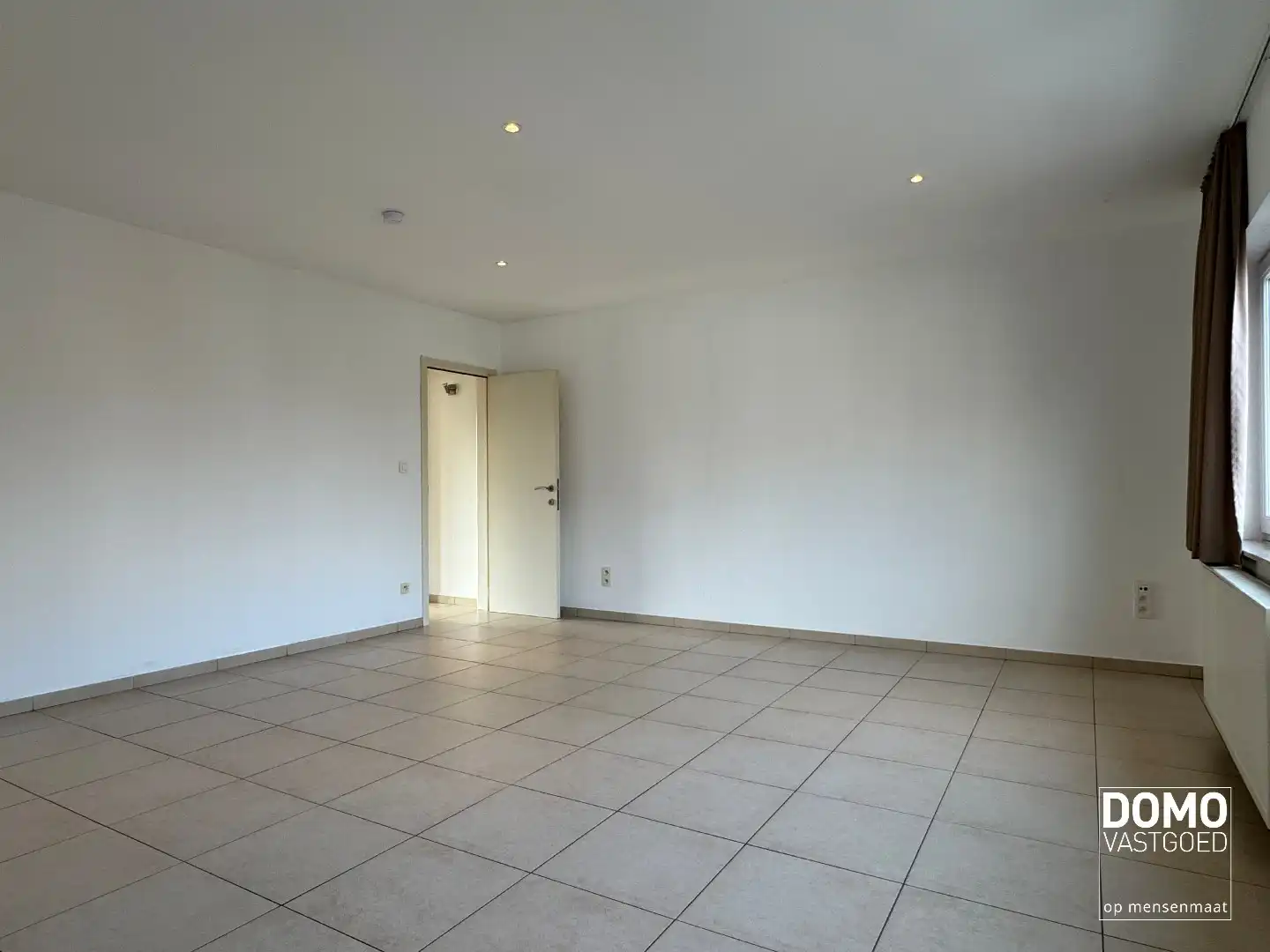 Ruime woning met tuin, garage en 3 slaapkamers vlakbij centrum Hasselt foto 8