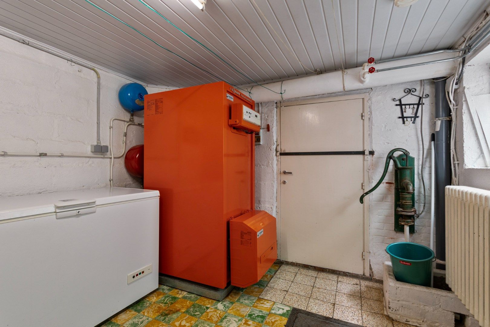 Ruime woning met bebouwbare tuin en achterliggende gronden foto 14