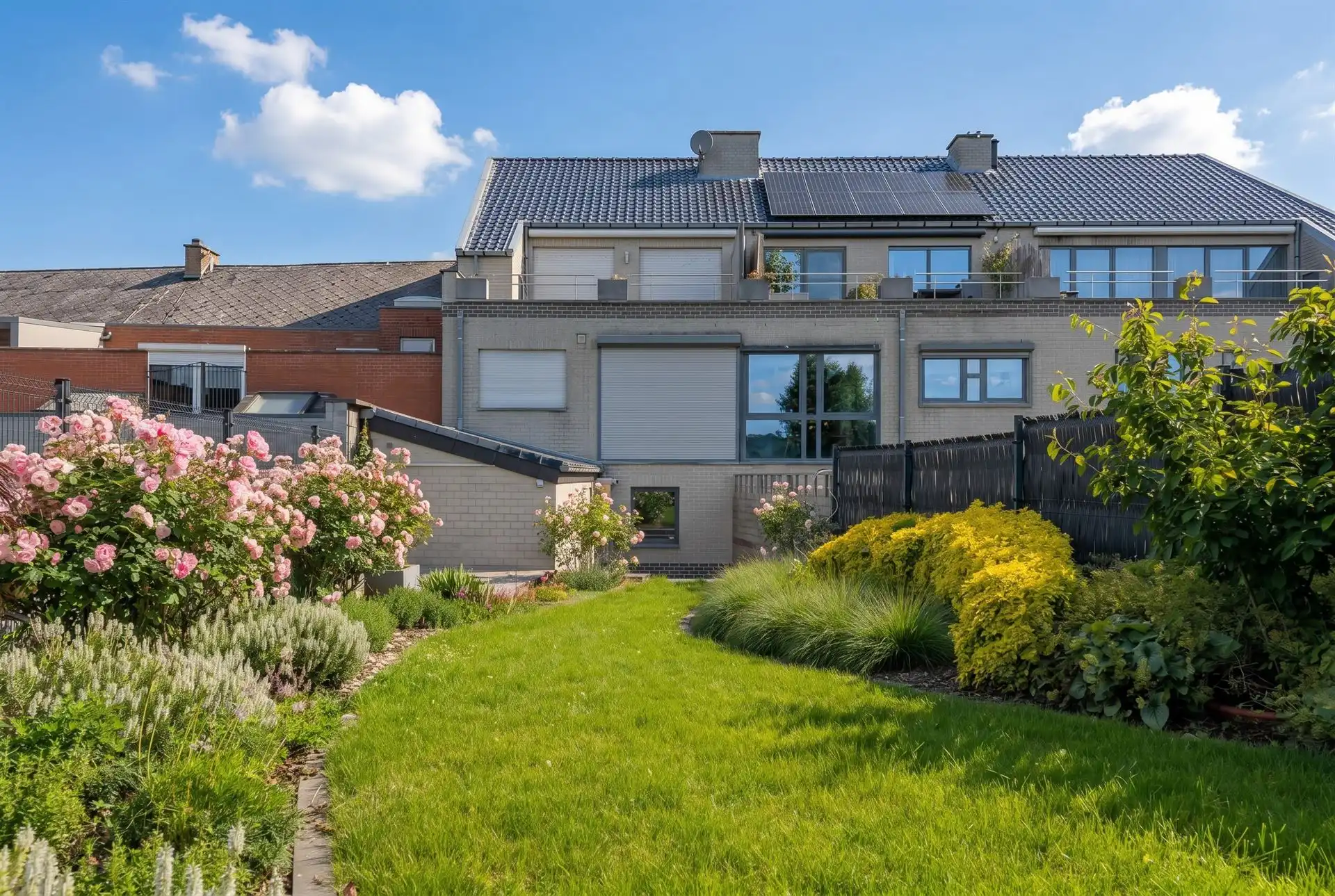 Grotestraat 332/2 – genieten van comfort, sauna, ruime inpandige garage, prachtig aangelegde tuin en een uniek uitzicht over de Maas! foto 33