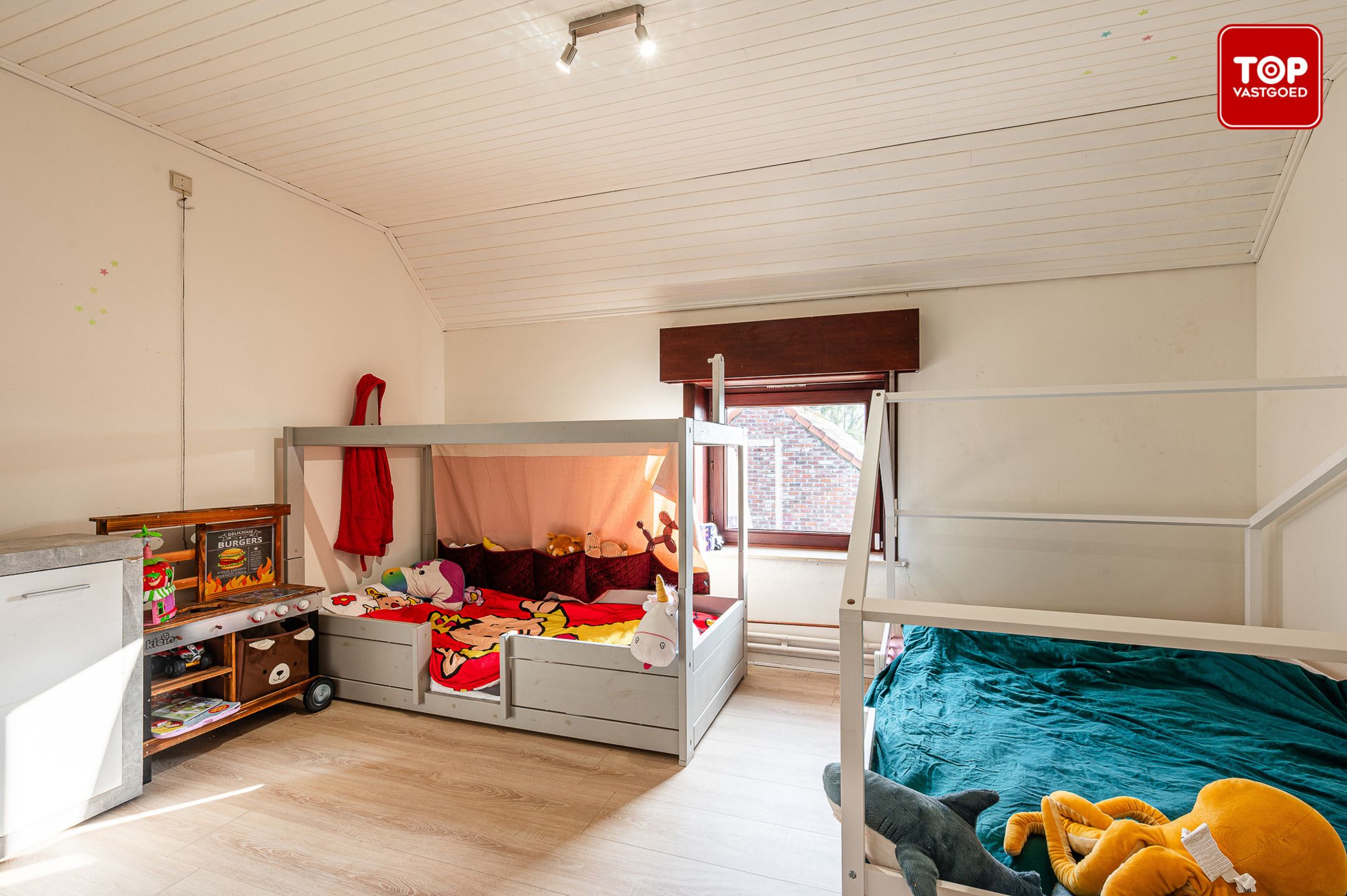 Statige alleenstaande woning met 4 slaapkamers op een perceel van 1591 m² foto 17