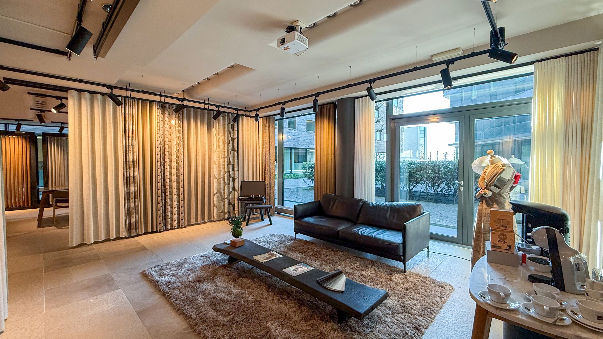 trendy handelsruimte in Hoopnatie aan Scheldekaaien foto 9