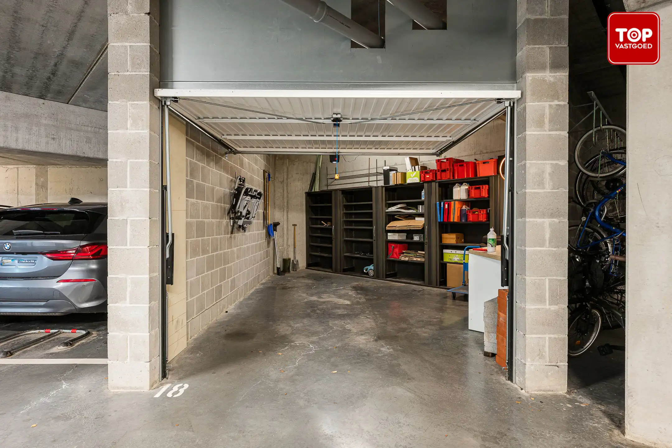 Hoogwaardig afgewerkte penthouse met 45m² terras. 2 slaapkamers, garage en staanplaats!  foto 23