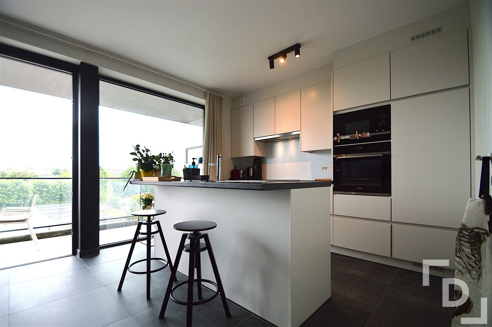 Recent appartement met garage te huur in Ieper. foto 5