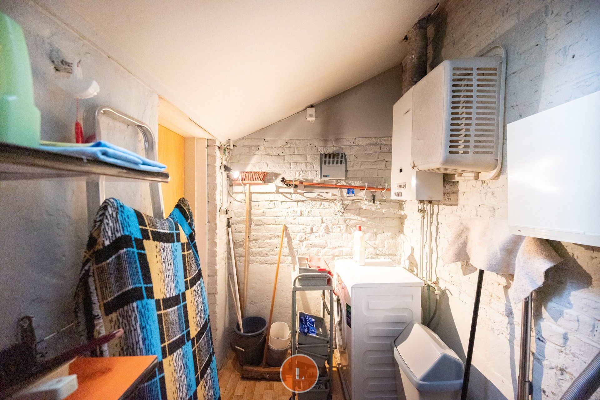 Te renoveren gezinswoning in centrum Marke foto 13