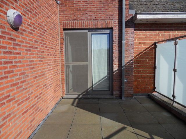 Ruim, energiezuinig DUPLEXAPPARTEMENT met 2slaapkmers, mooie leeefruuimten, terras en parking. foto 26