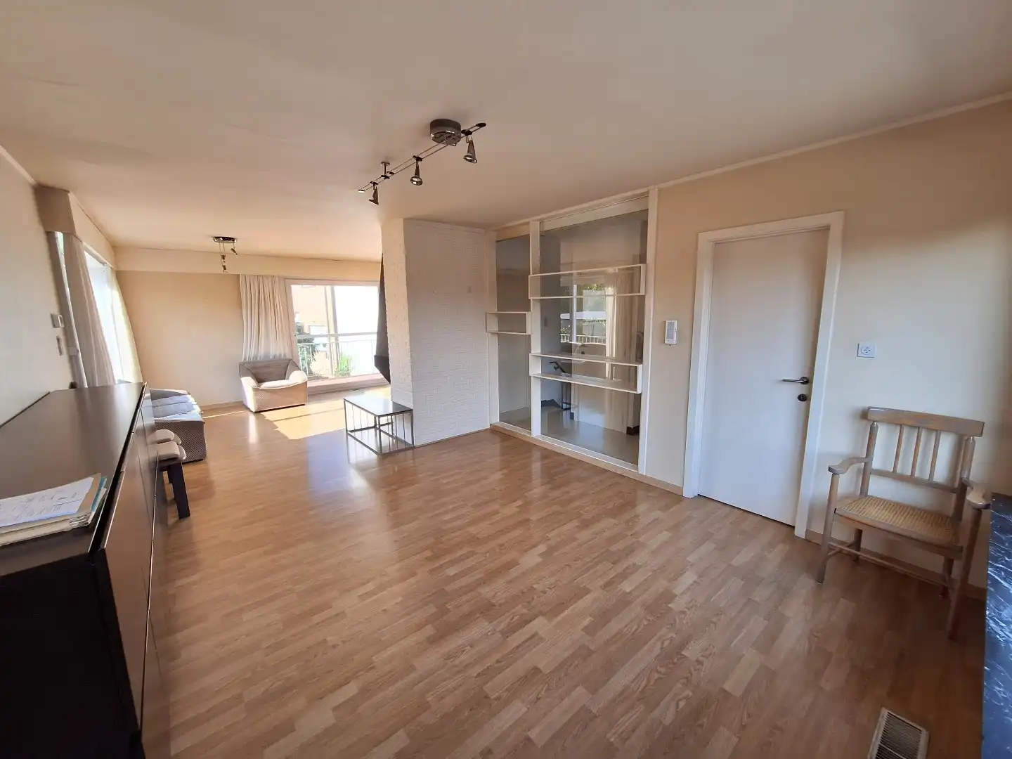 Halfopen woning met tuin en eigen parking te Sint-Kruis foto 5
