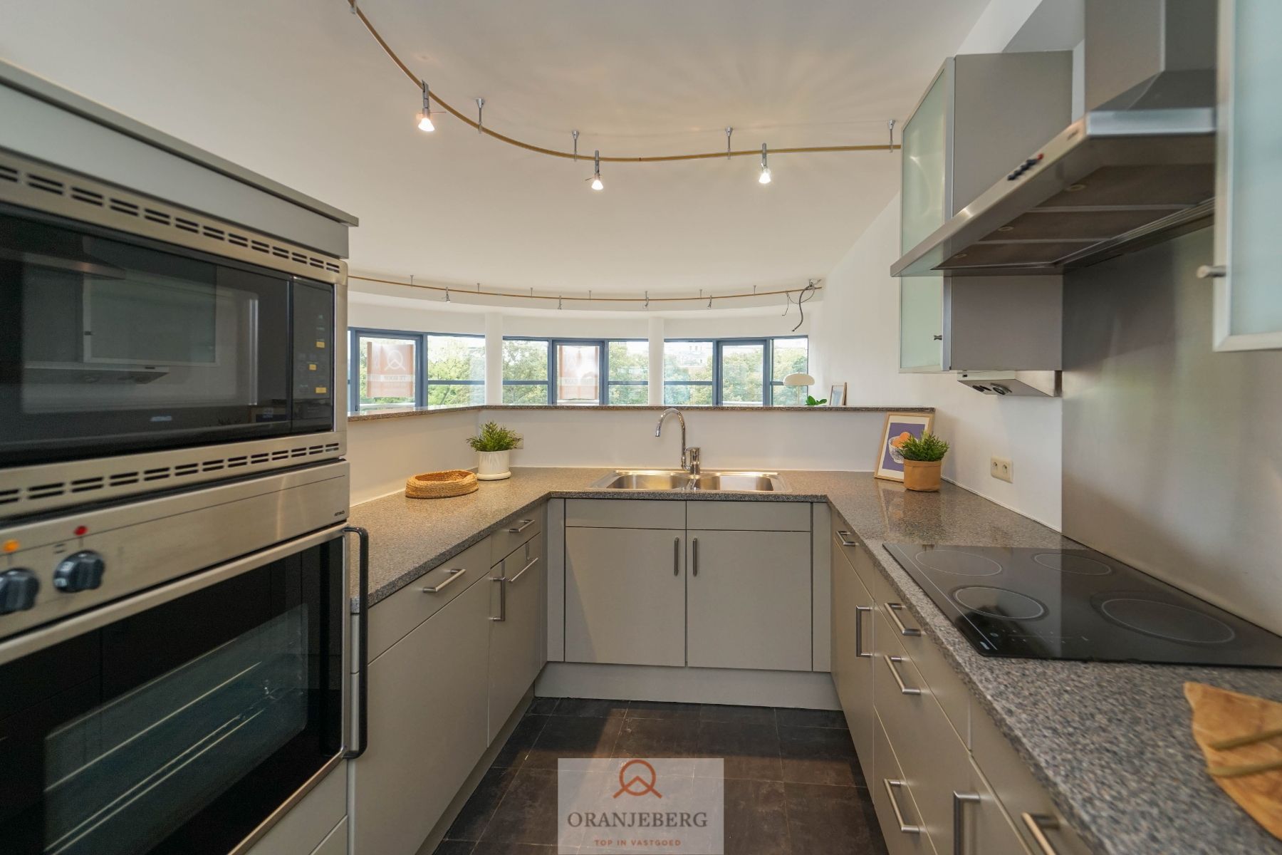 Lichtrijk en ruim appartement (102 m²) met zicht op het Zuidpark, Sint-Pietersabdij, Boekentoren foto 18