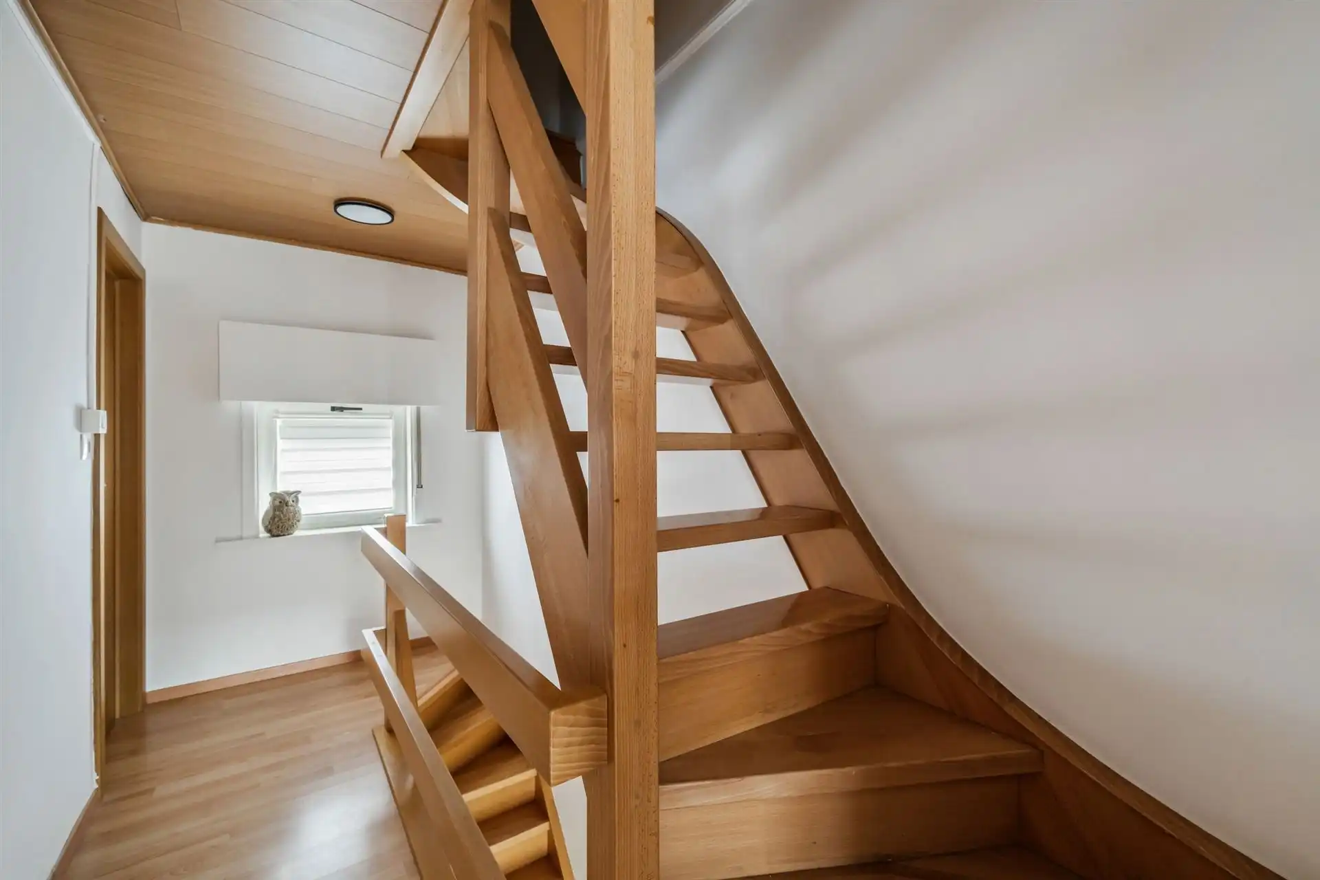 TOPPER! Rustig gelegen gerenoveerde woning met 3 slpk&tuin foto 13