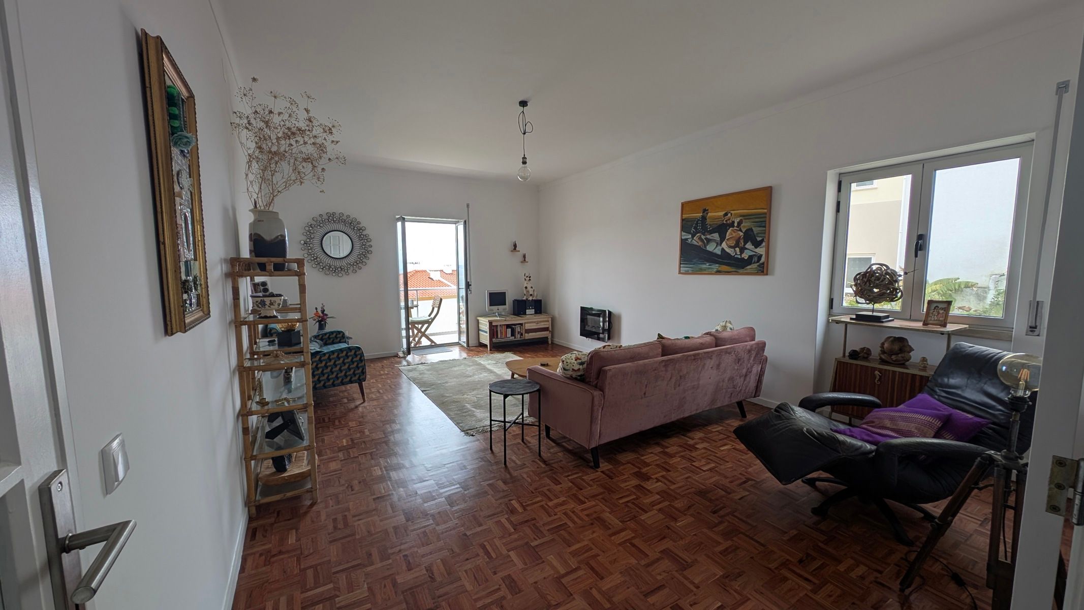 Instapklaar ruim appartement met zeezicht in Nazaré. foto 3