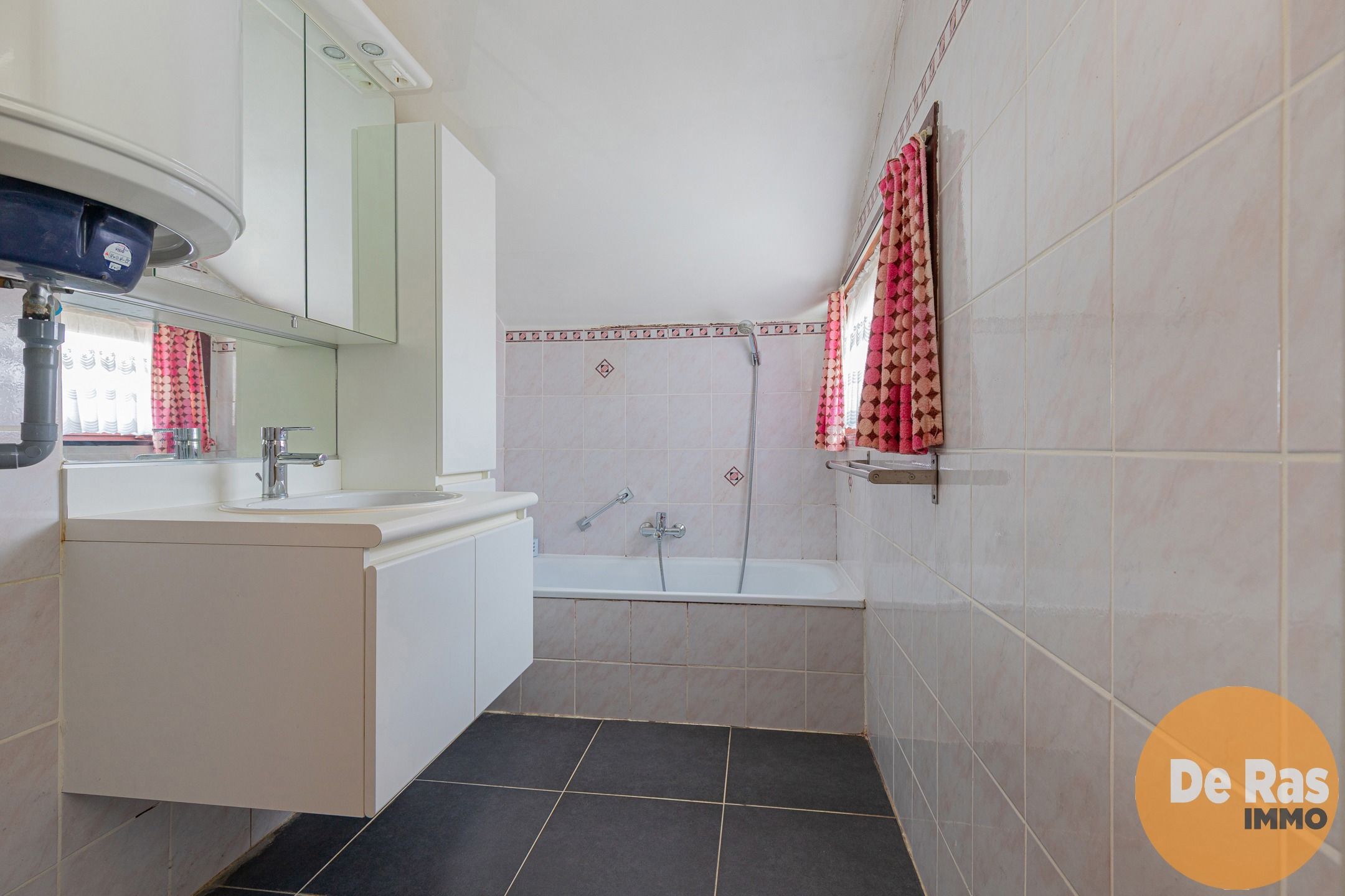 ERPE-MERE - Ruime gezinswoning in residentiële wijk foto 13