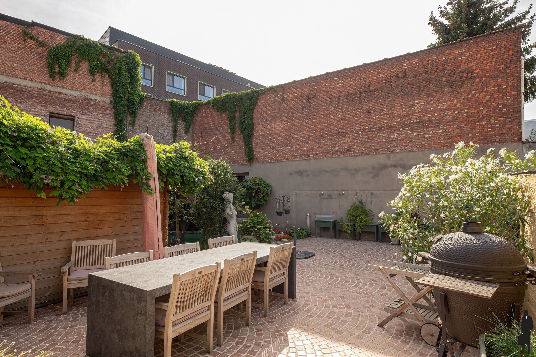 Exclusief gelijkvloers appartement met hoogwaardige afwerking en unieke stadstuin (230m²) foto 36