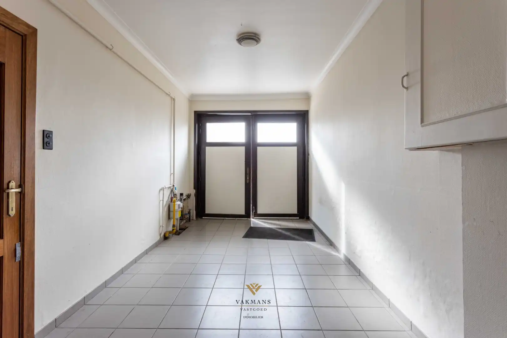 Ruime en charmante alleenstaande woning met 5 slaapkamers en 2 badkamers foto 40