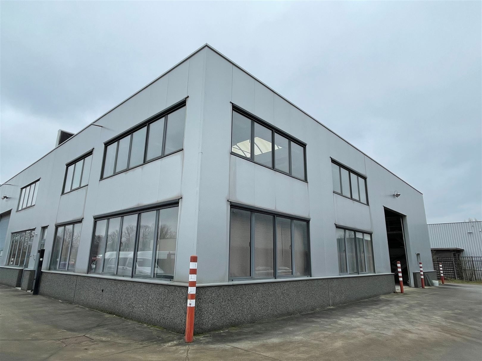 Industrieel terrein te huur Leo Baekelandstraat 3 - 2950 KAPELLEN (ANTW.)