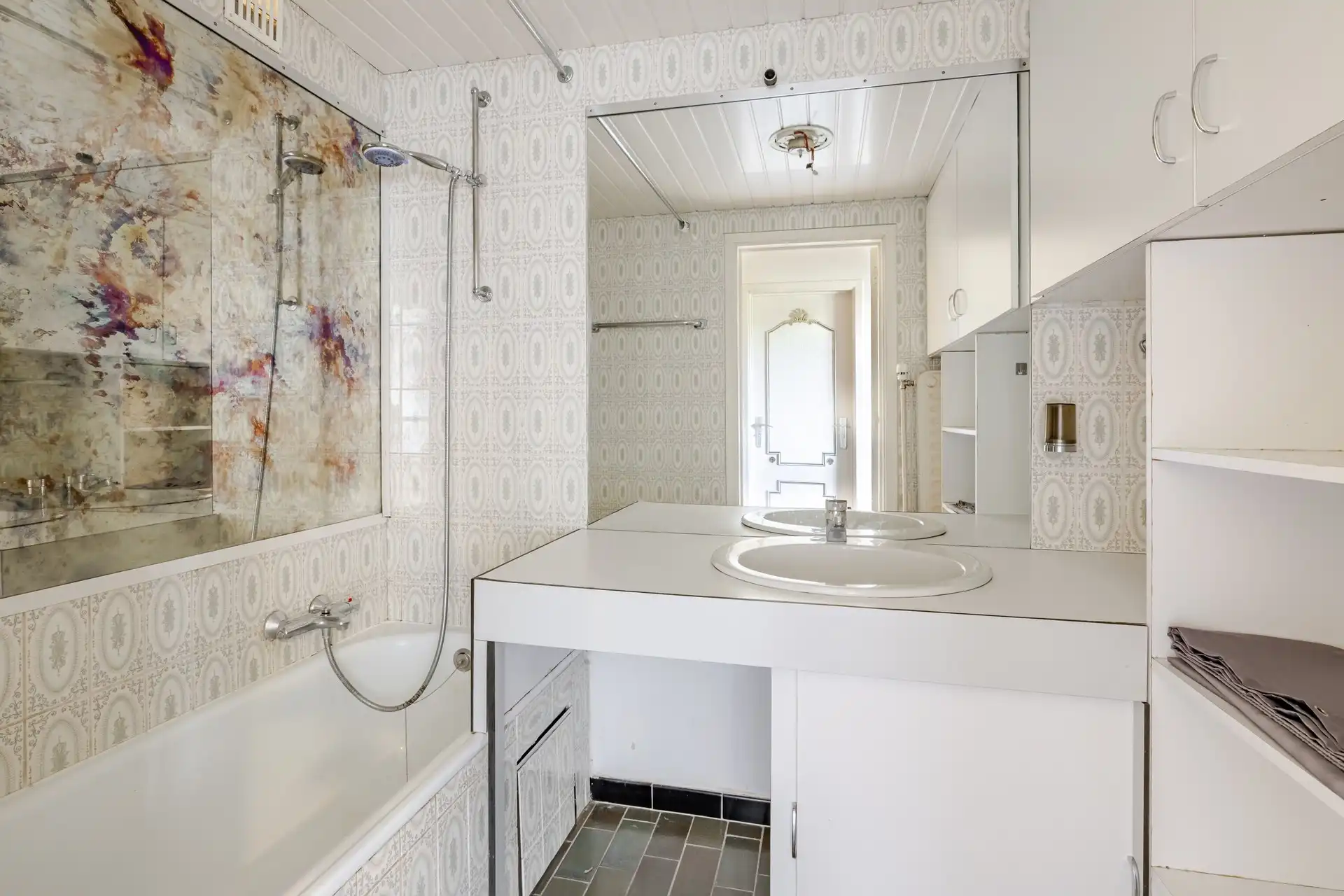 Zeer ruime woning met twee wooneenheden en prachtig landelijk uitzicht foto 11