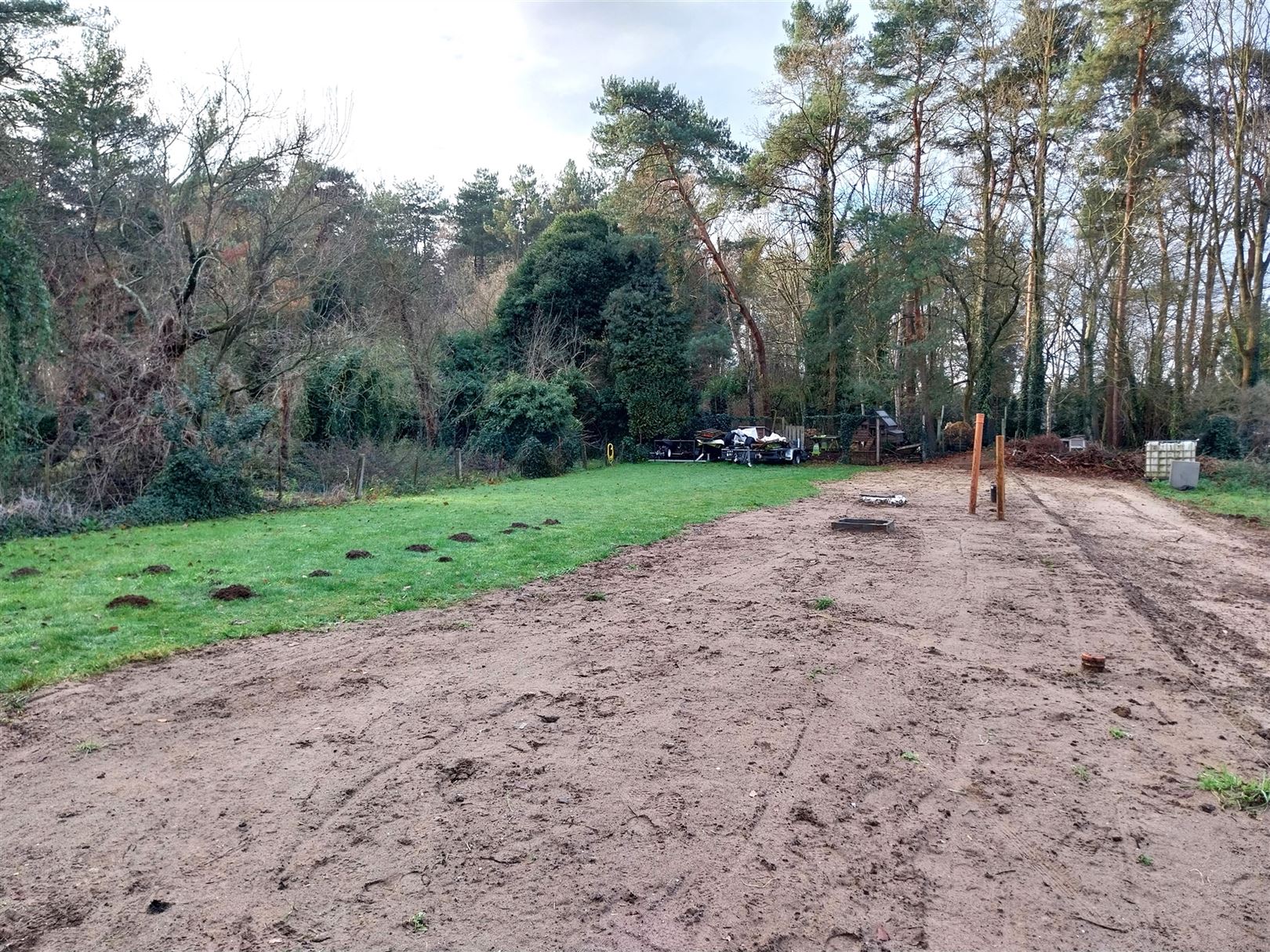 TE HUUR: Gerenoveerde halfopen bebouwing met 3 slaapkamers en ruime tuin! foto 30
