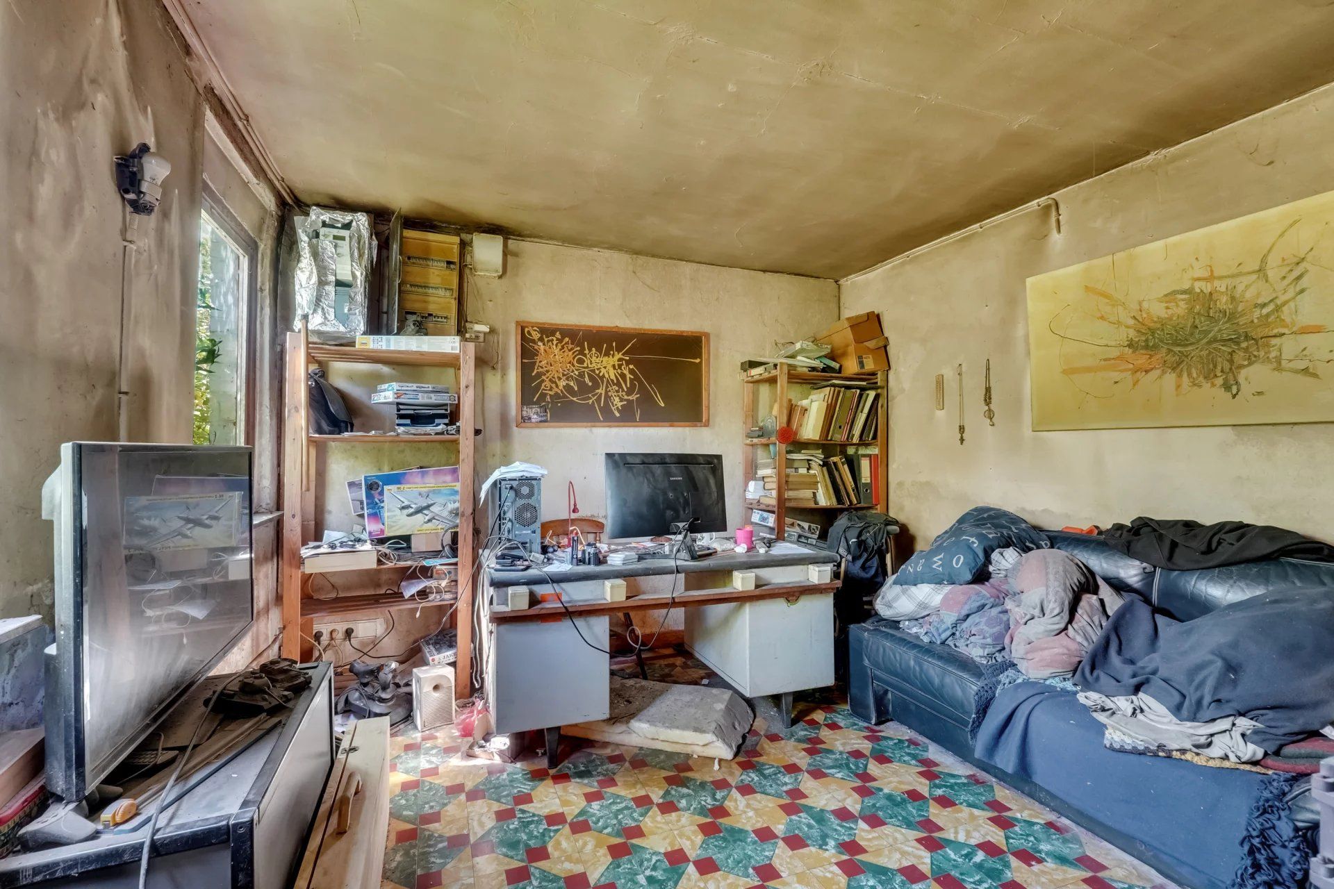 Te renoveren hoeve met binnenkoer en stallingen foto 12