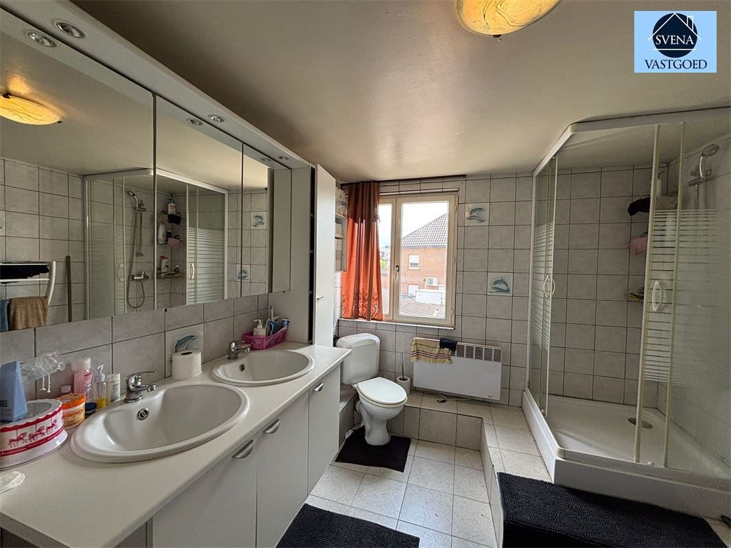 WONING MET 5 SLAAPKAMERS EN STADSTUINTJE. foto 7