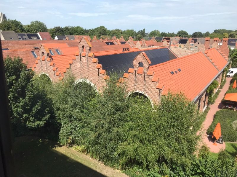 Rustig en zongeoriënteerd 3 slk appartement (153 m²), terras met een groen en weids uitzicht over het Kanaal Gent-Oostende, kelder met private autostaanplaats - op wandelafstand van AZ Sint Jan Campus en op 3 km  van het centrum van Brugge. foto 28