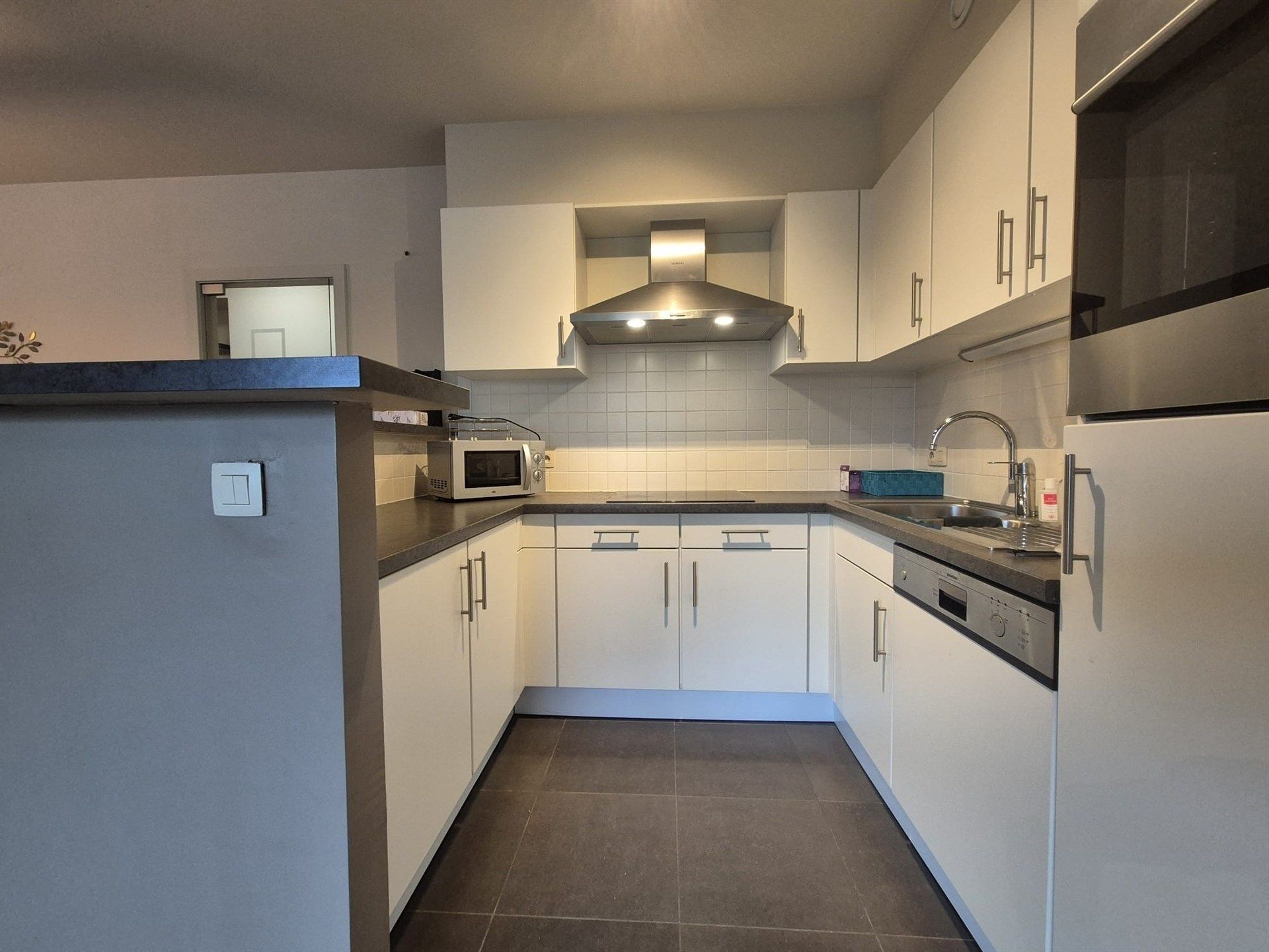 Modern 2-slaapkamerappartement in een stijlvol landelijk gebouw foto 10